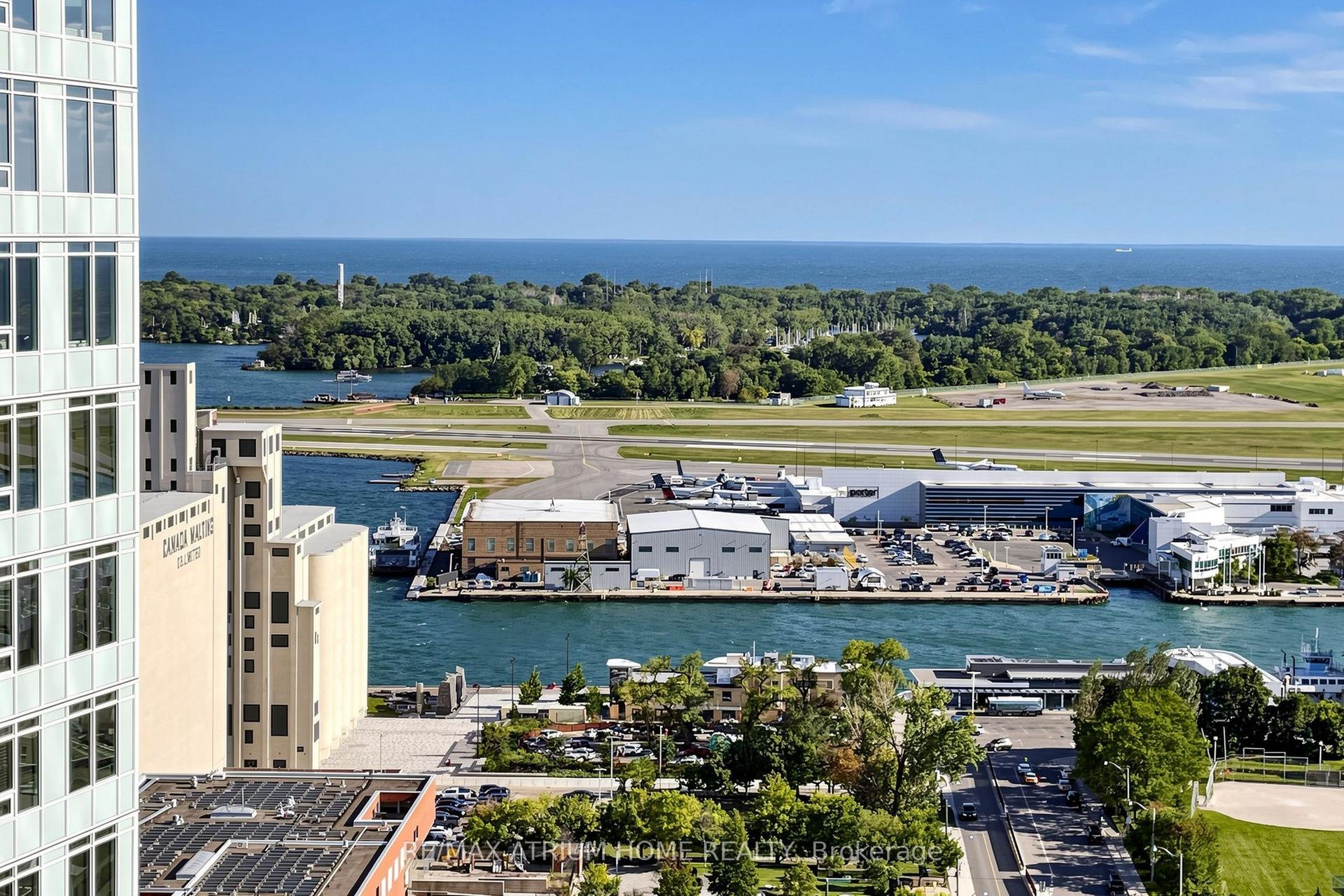 19 Bathurst Street 3206 #3206, Toronto — Condo for sale, photo 1