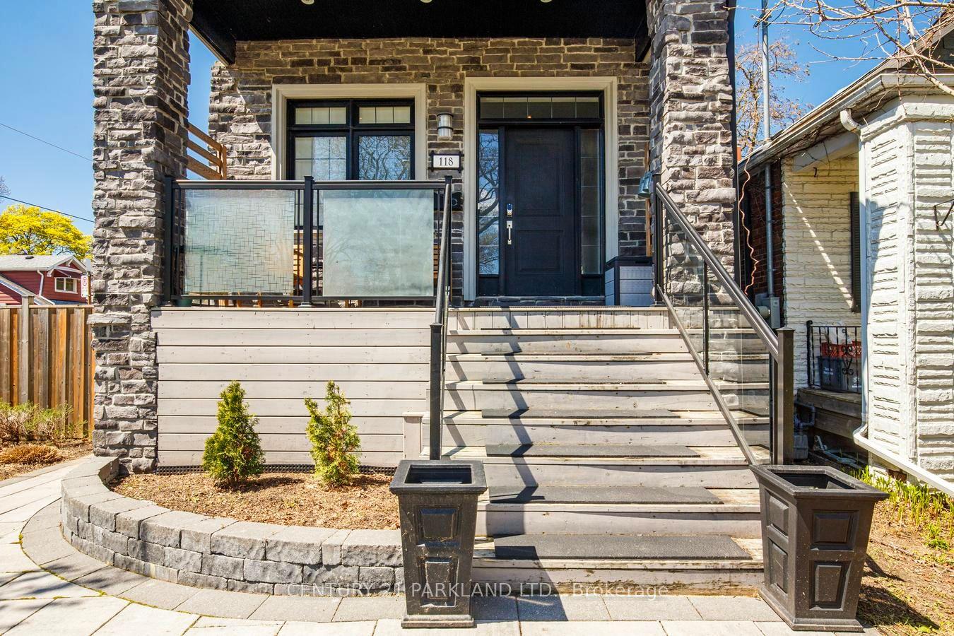 118 Glebemount Avenue — photo 1