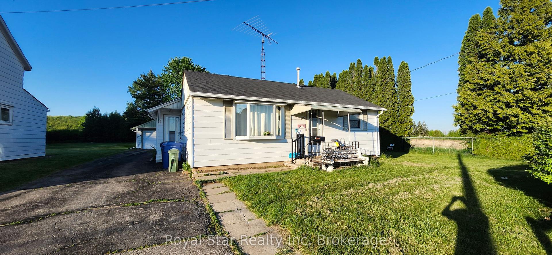 85 Cityview Drive N — photo 1
