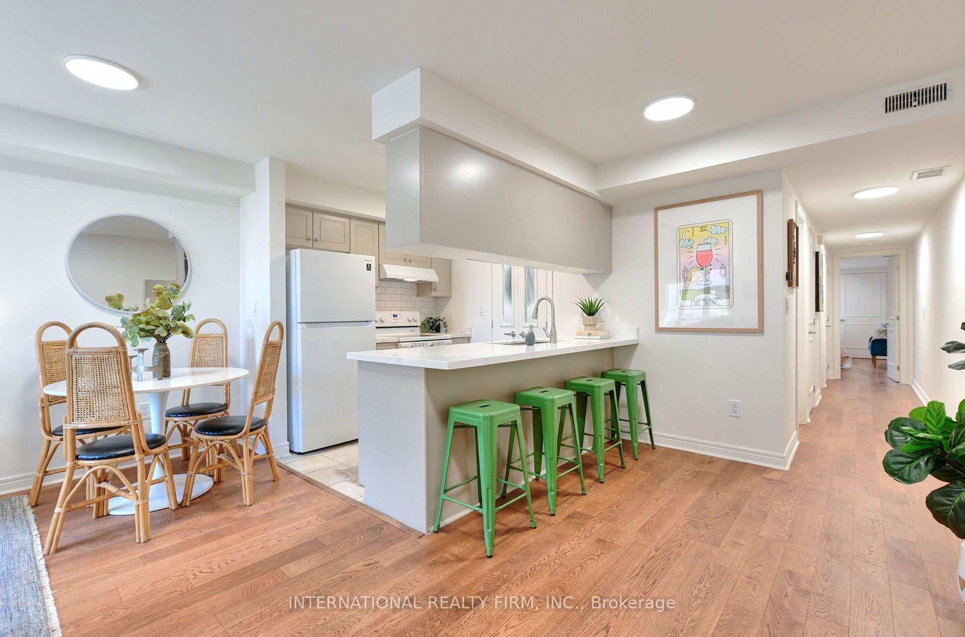 60 Aerodrome Crescent 201 #201, Toronto — Condo Town for sale, photo 1