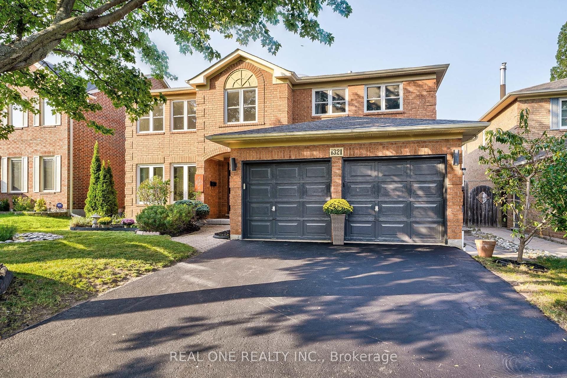 1321 Monks Passage, Oakville — Detached for sale, photo 1