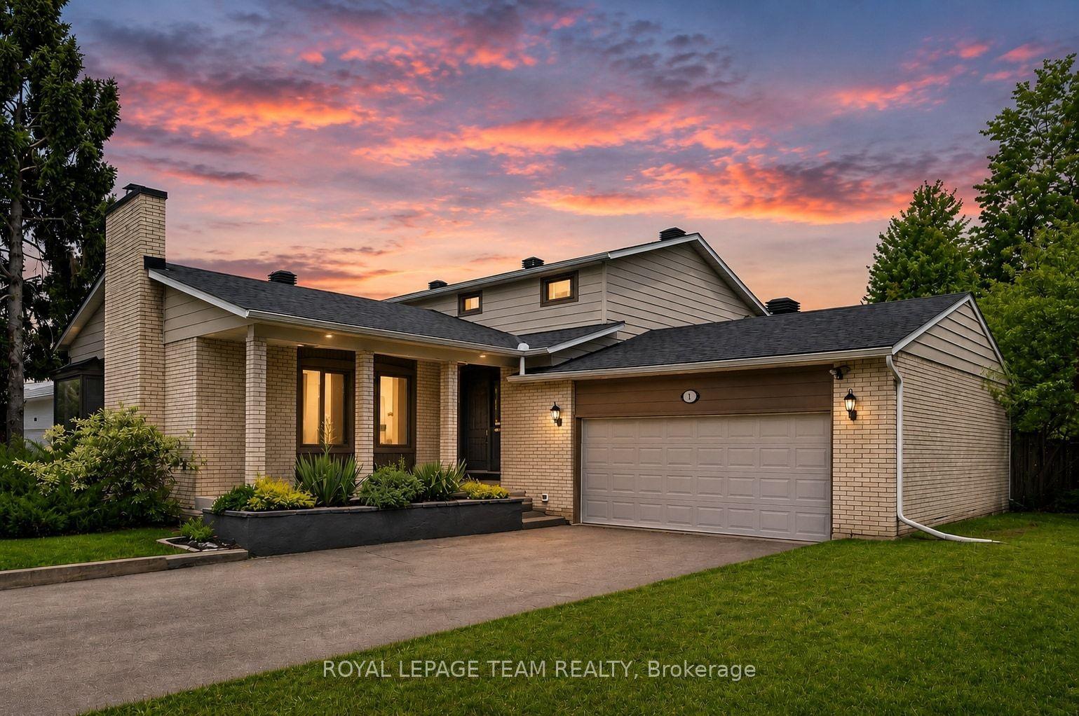 61 Amberwood Crescent, Country Place - Pineglen - Crestview and Area — Detached for sale, photo 1