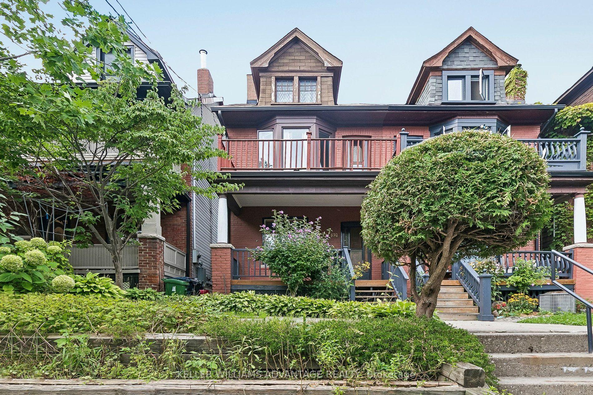 32 Dingwall Avenue E, Toronto — Semi-Detached for sale, photo 1