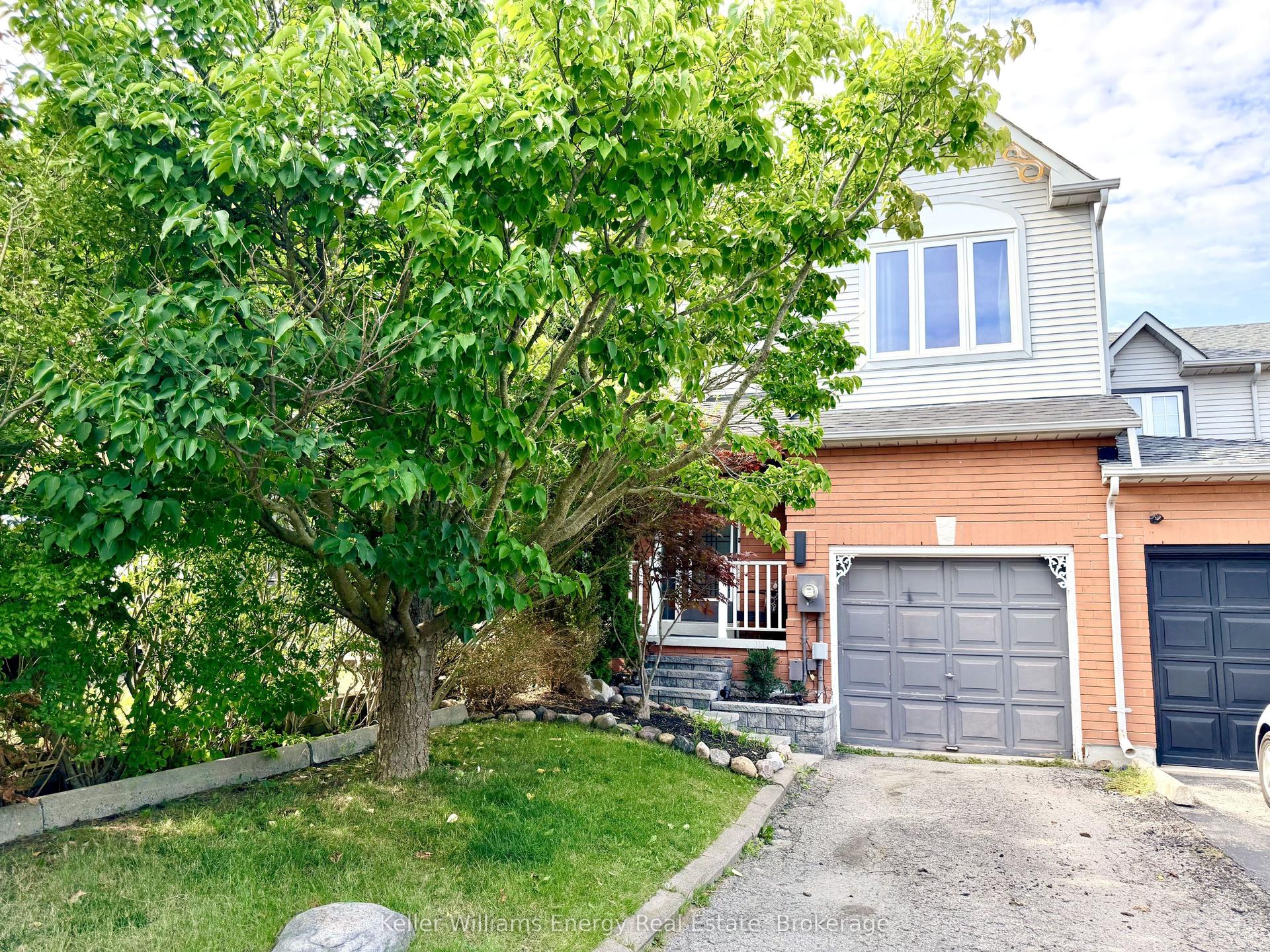 32 Trewin Lane, Clarington — Townhouse for lease, photo 1