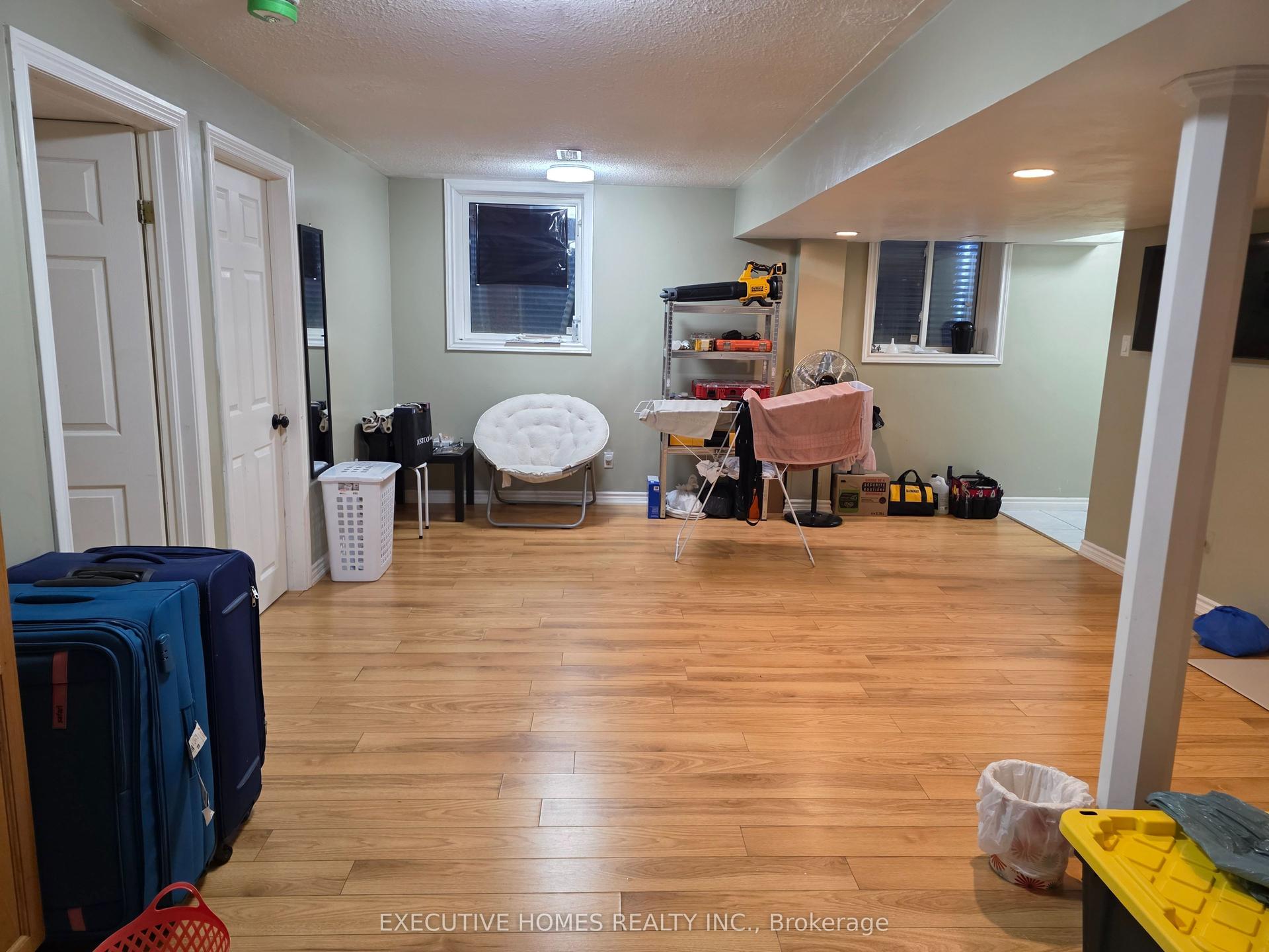 35 Claudette Gate, Hamilton — Detached for lease, photo 1