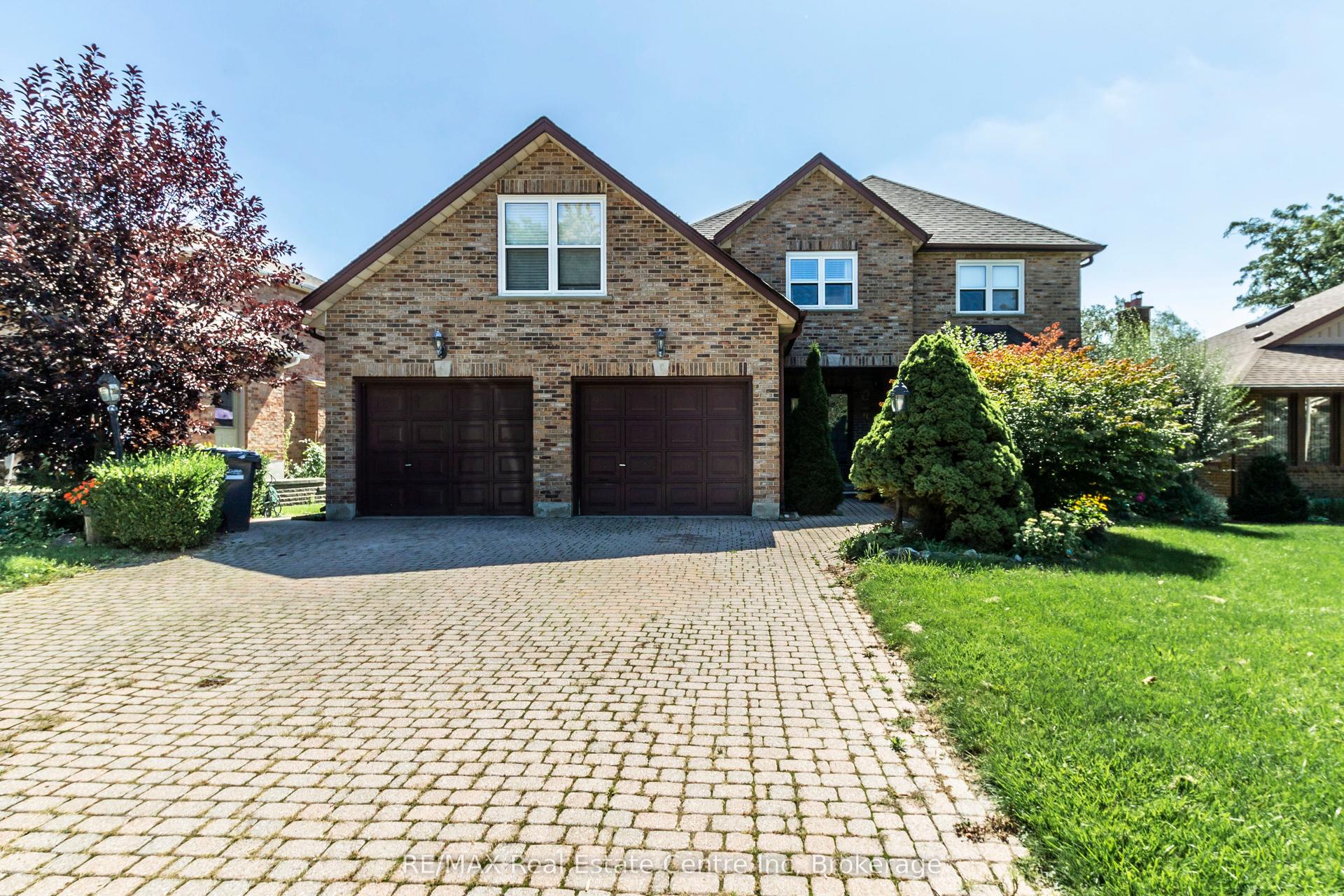 79 Woodland Glen Drive — photo 1