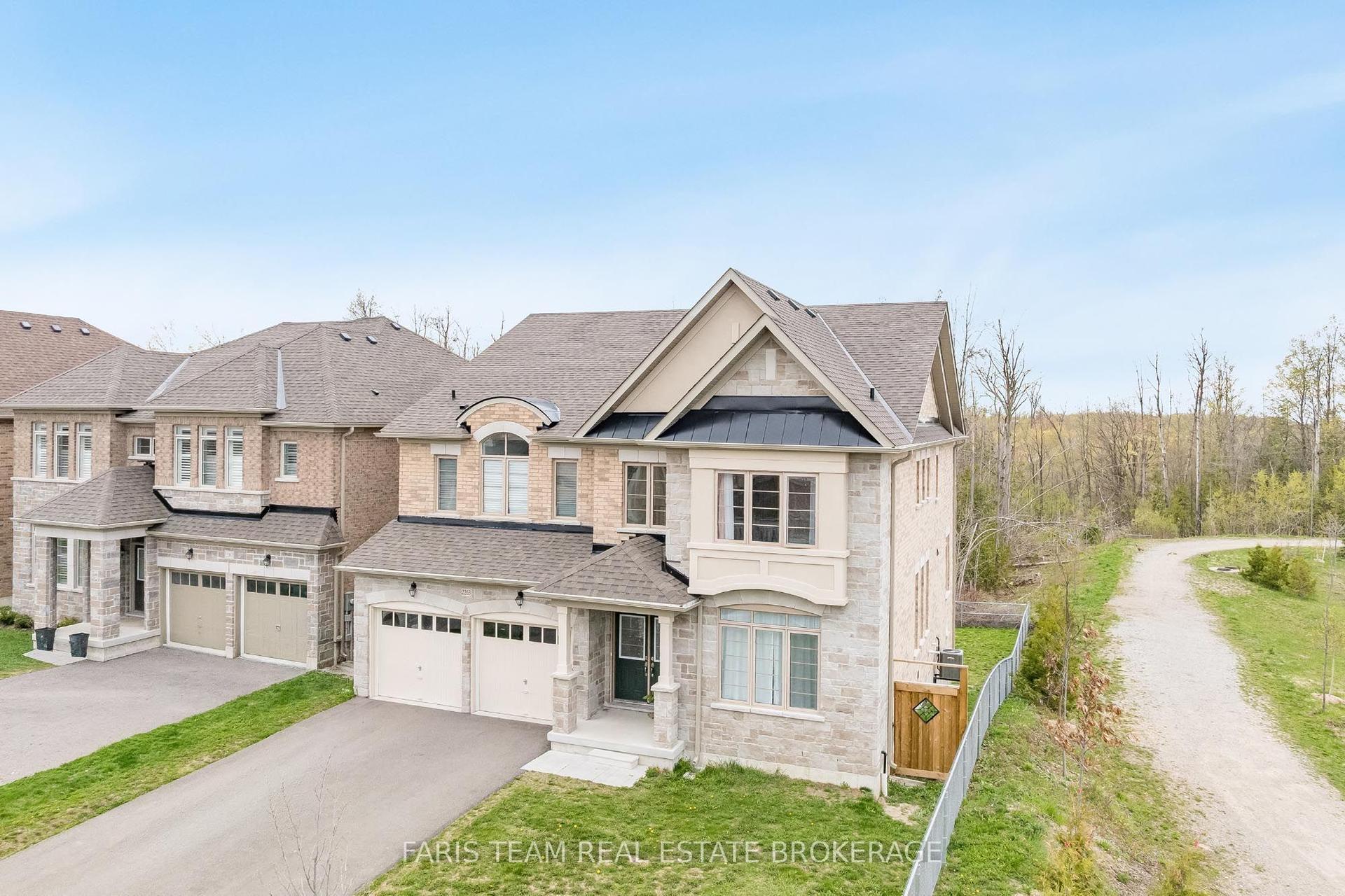 2263 Lozenby Street, Innisfil — Detached for sale, photo 1