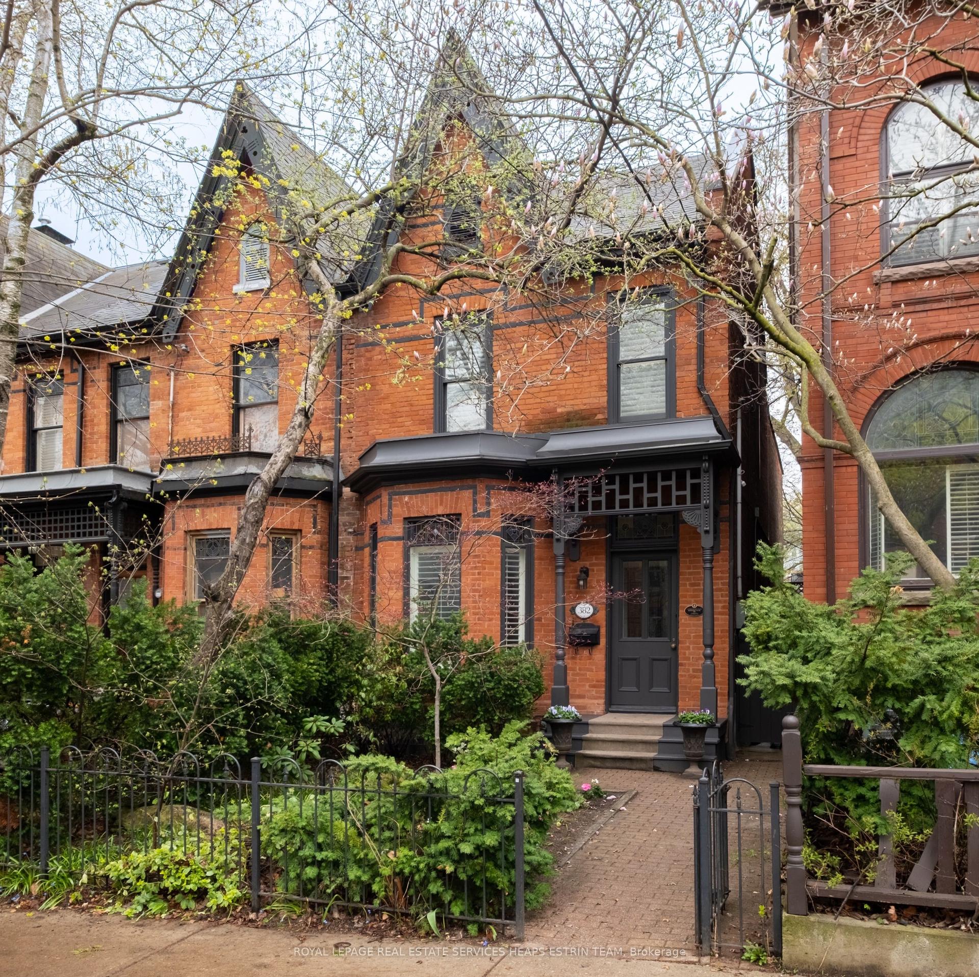 382 Sackville Street — photo 1
