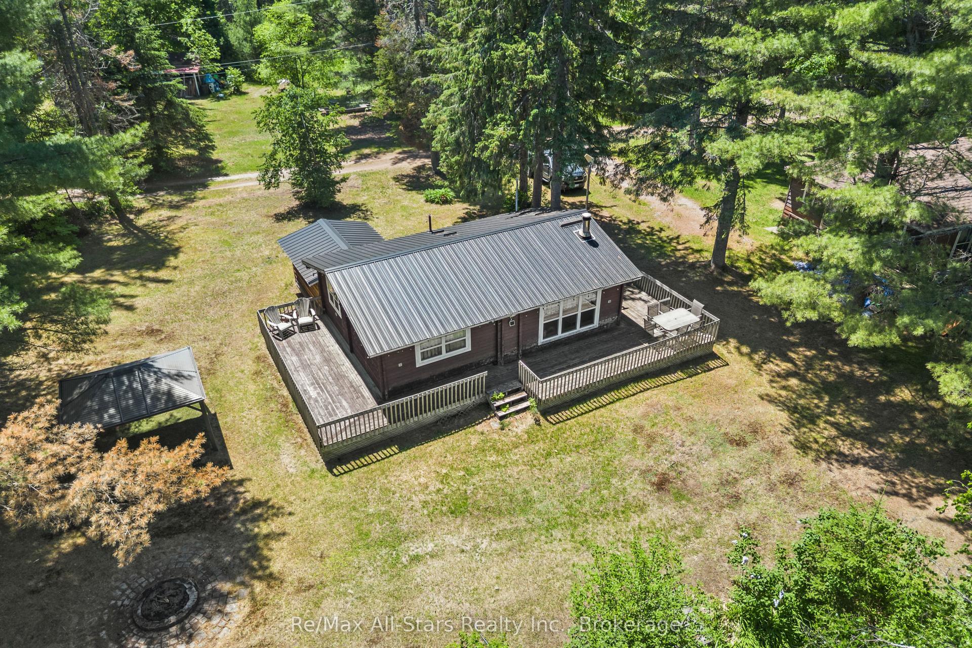 1042 Goadsby Trail, Minden Hills — Detached for sale, photo 1