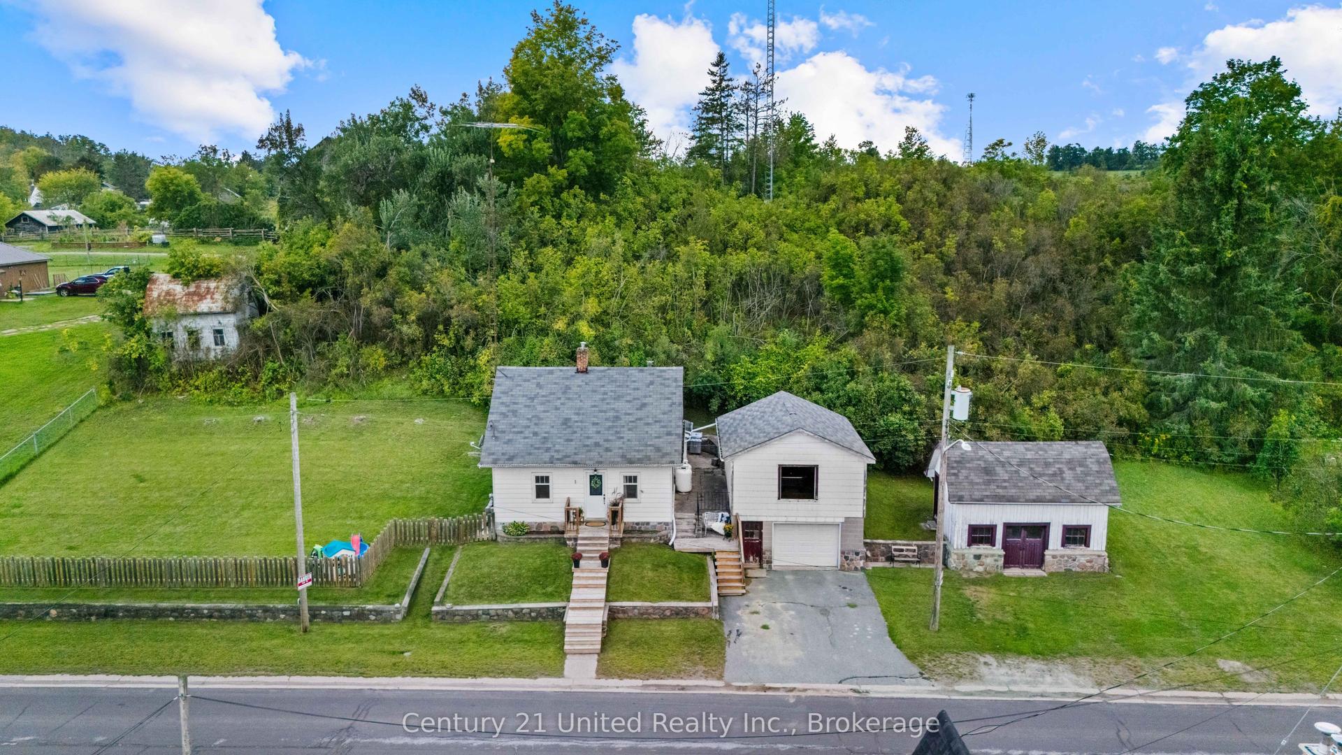 882 Peterborough Street, Douro-Dummer — Detached for sale, photo 1