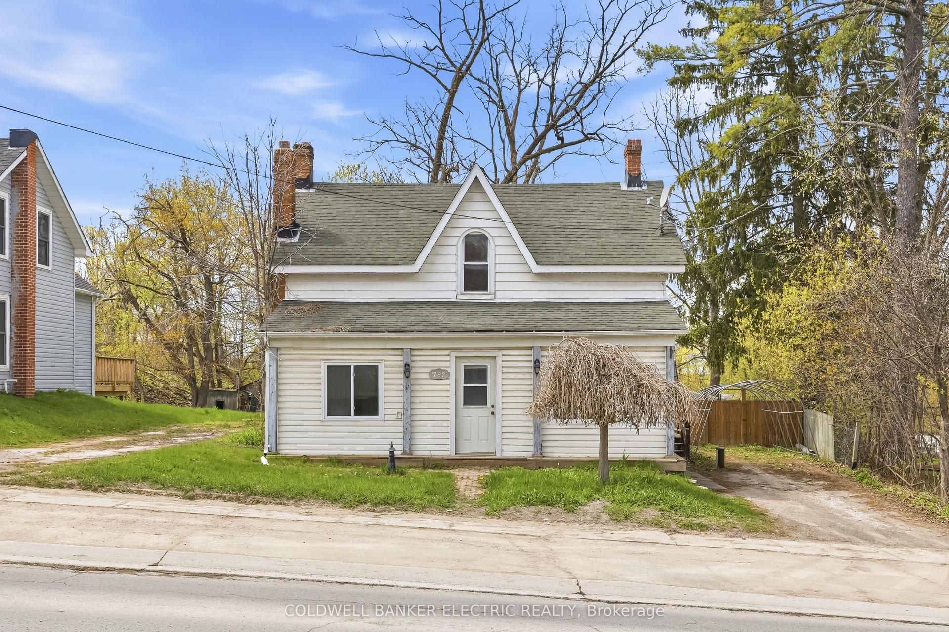 782 Ward Street — photo 1
