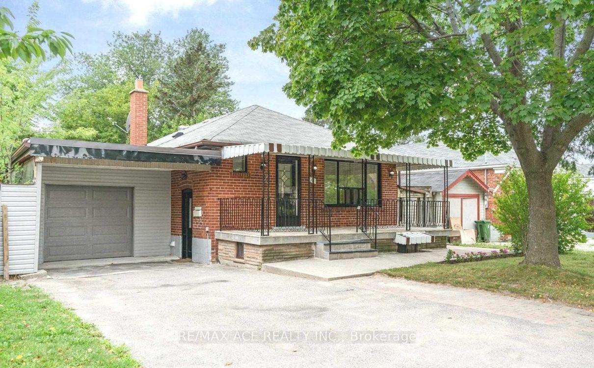 16 Compton Drive Main #Main, Toronto — Detached for lease, photo 1