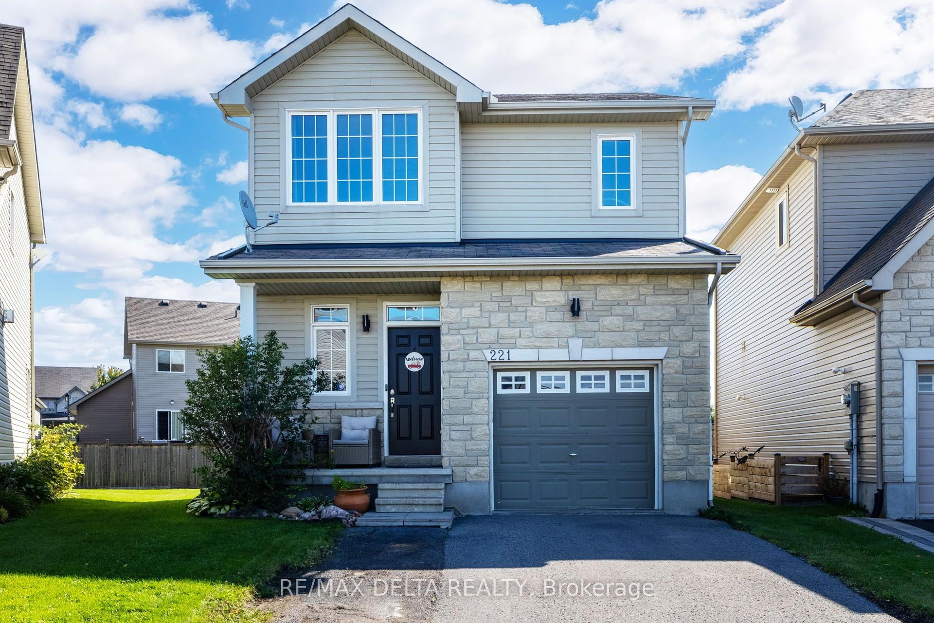 221 MERCURY Street — photo 1