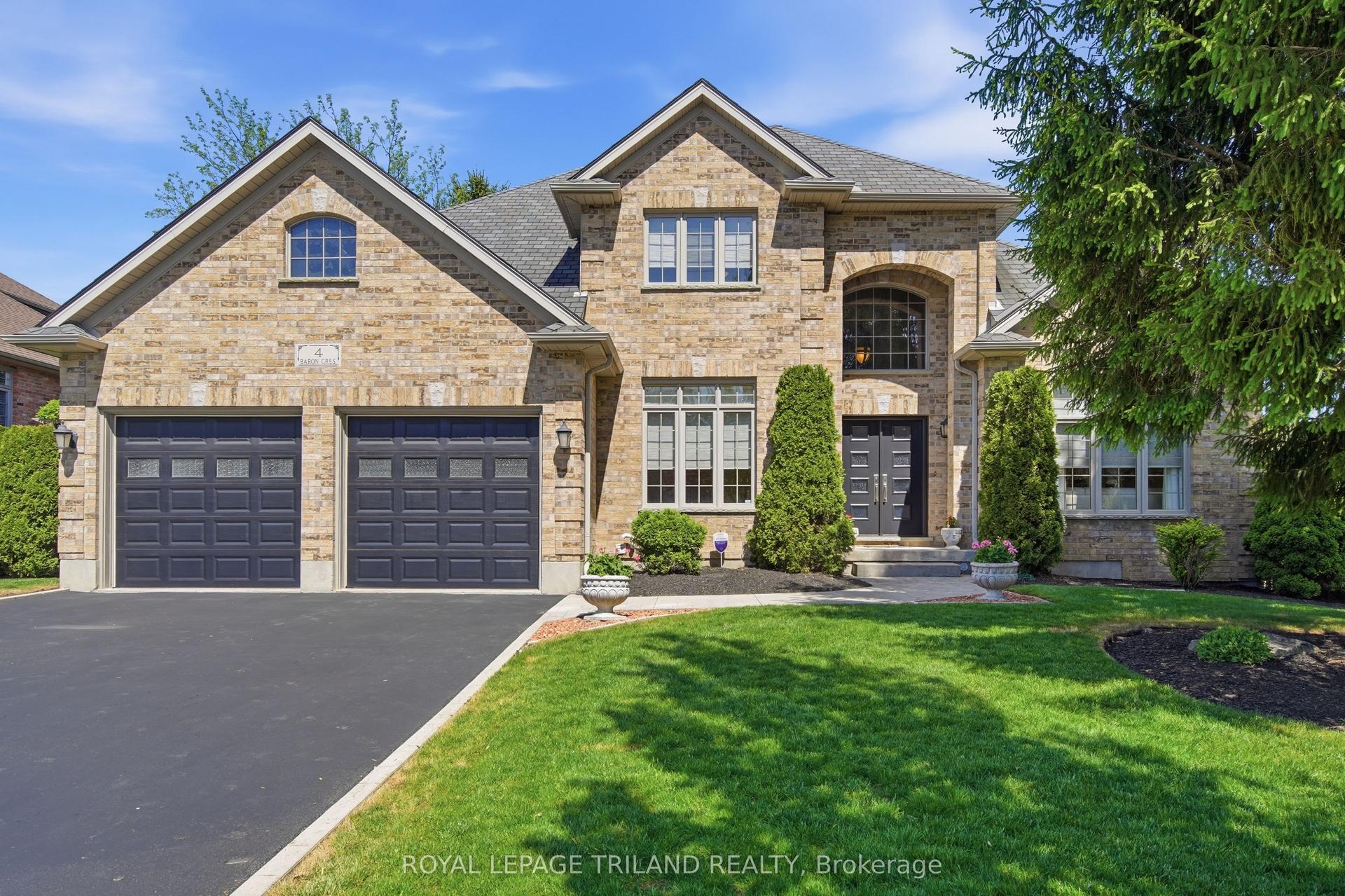 4 Baron Crescent — photo 1