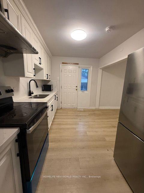 2 Yewfield Crescent, Toronto — Detached for lease, photo 1