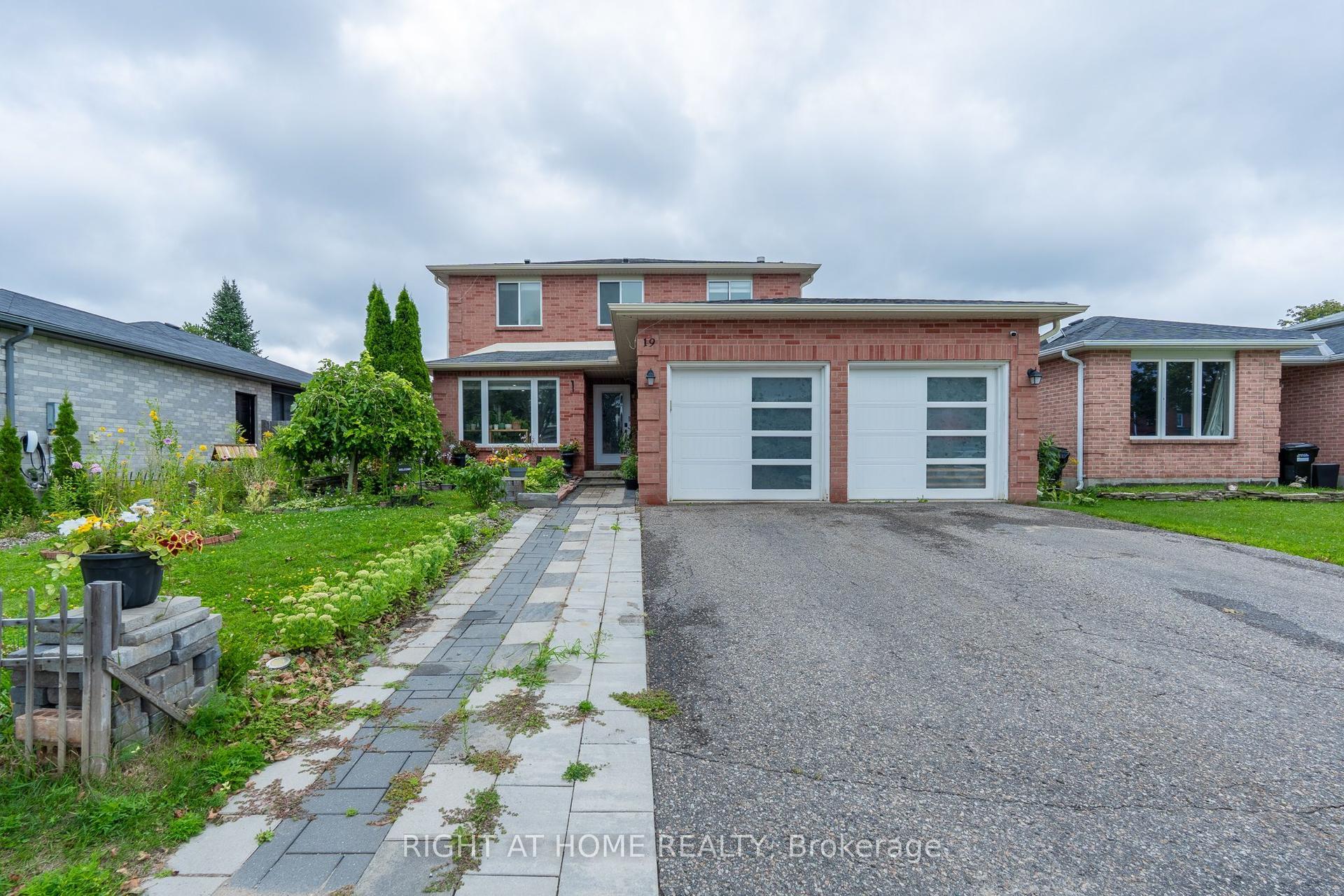 19 Cardinal Street, Barrie — Detached for sale, photo 1