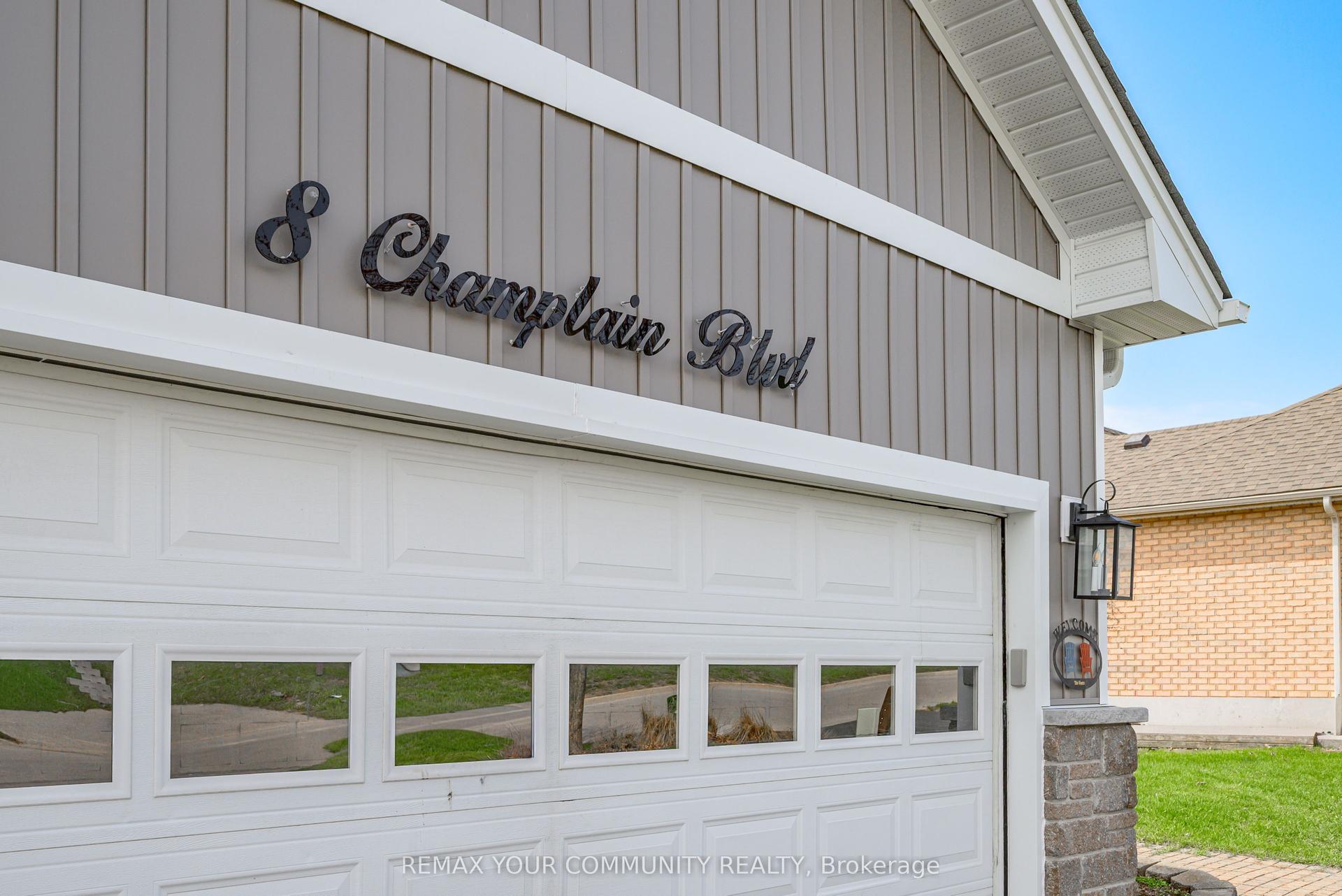 8 Champlain Boulevard — photo 1