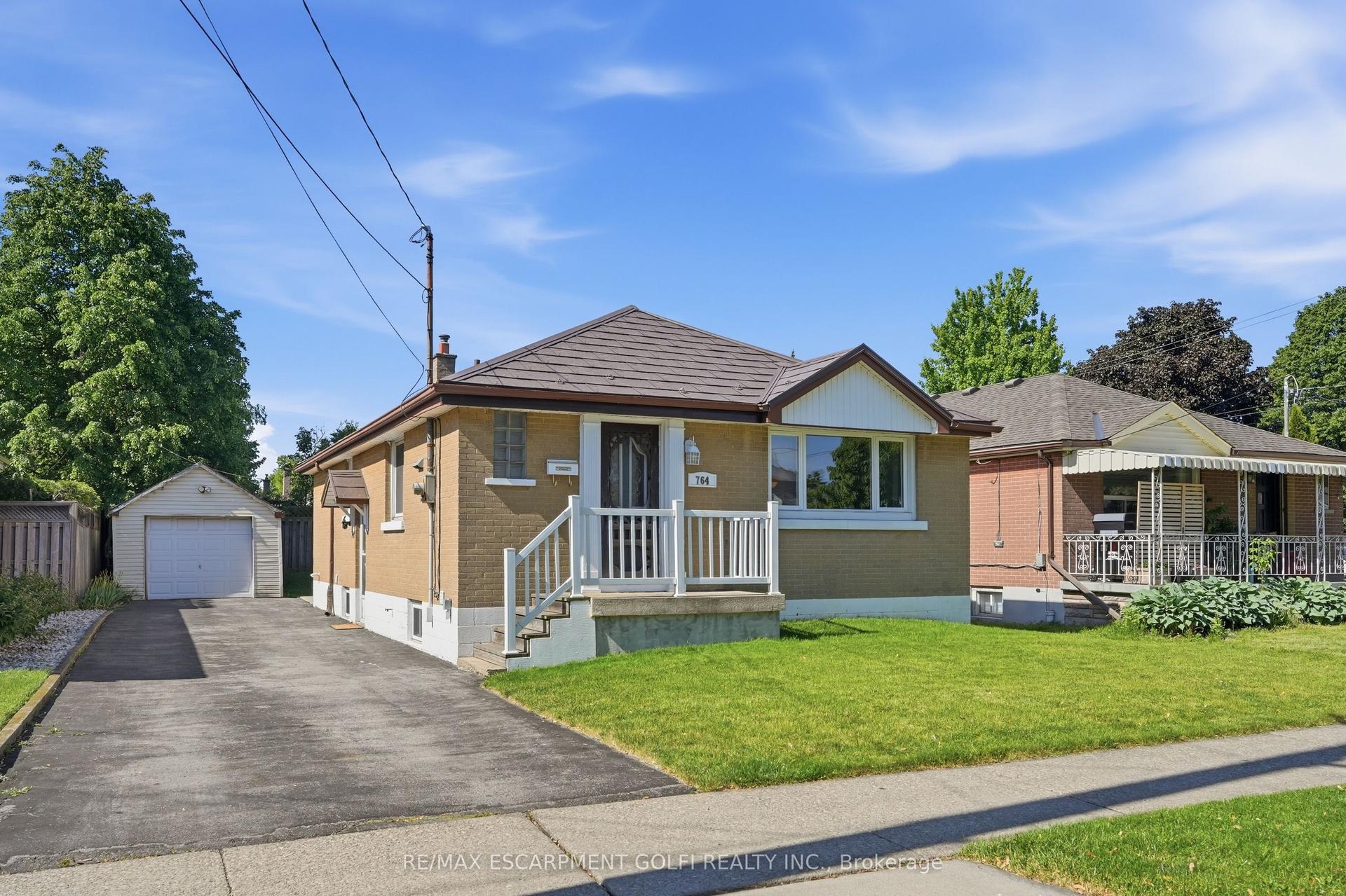 764 Brucedale Avenue E — photo 1