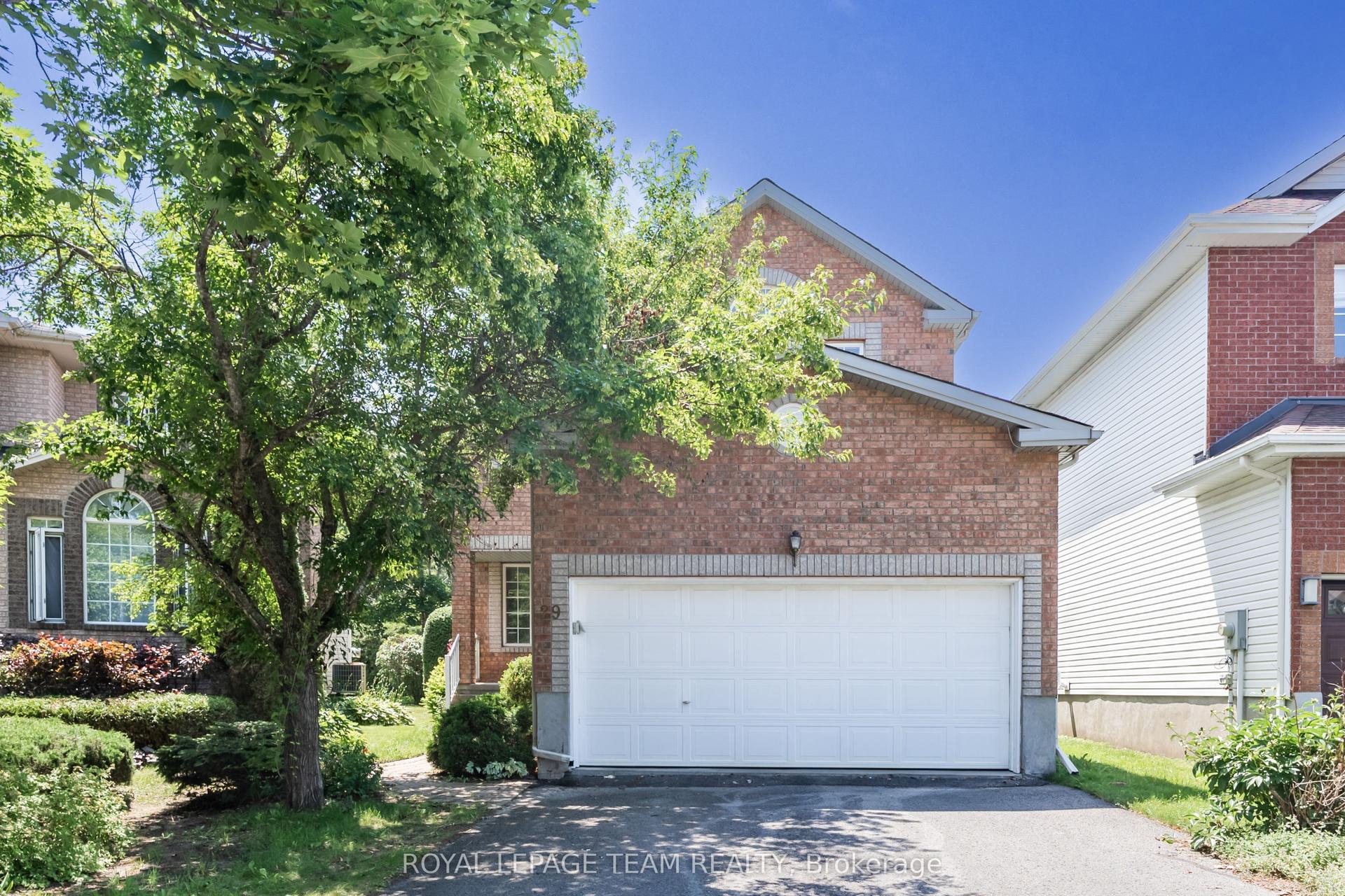 29 Keno Way, Kanata — Detached for sale, photo 1