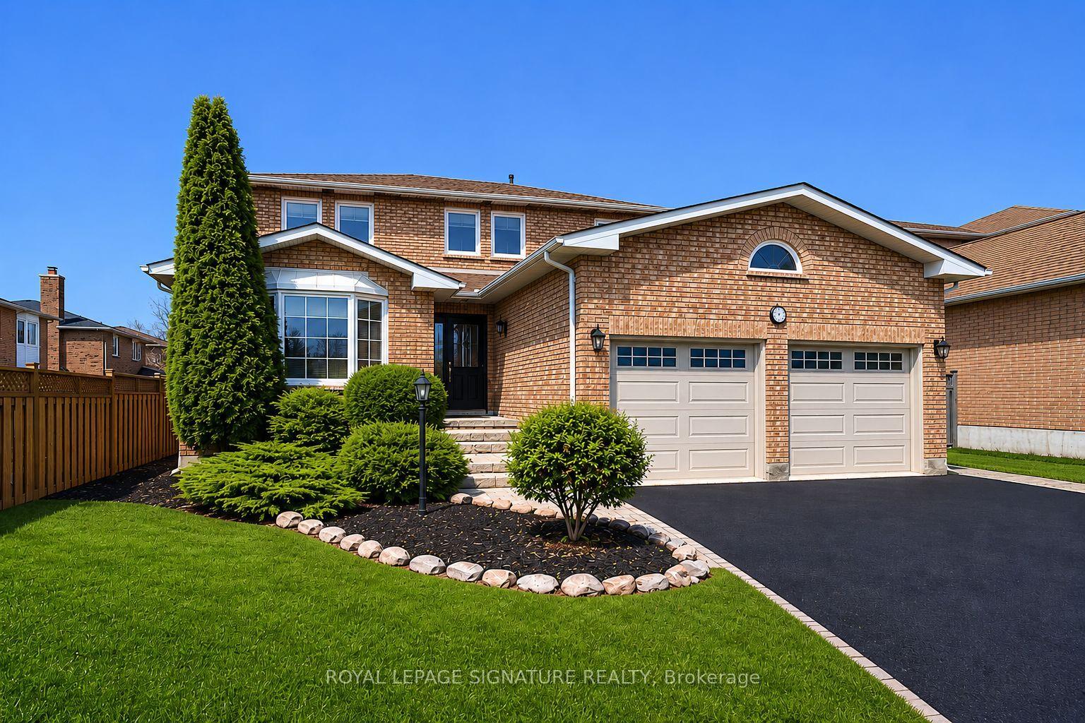 43 Falstaff Crescent — photo 1