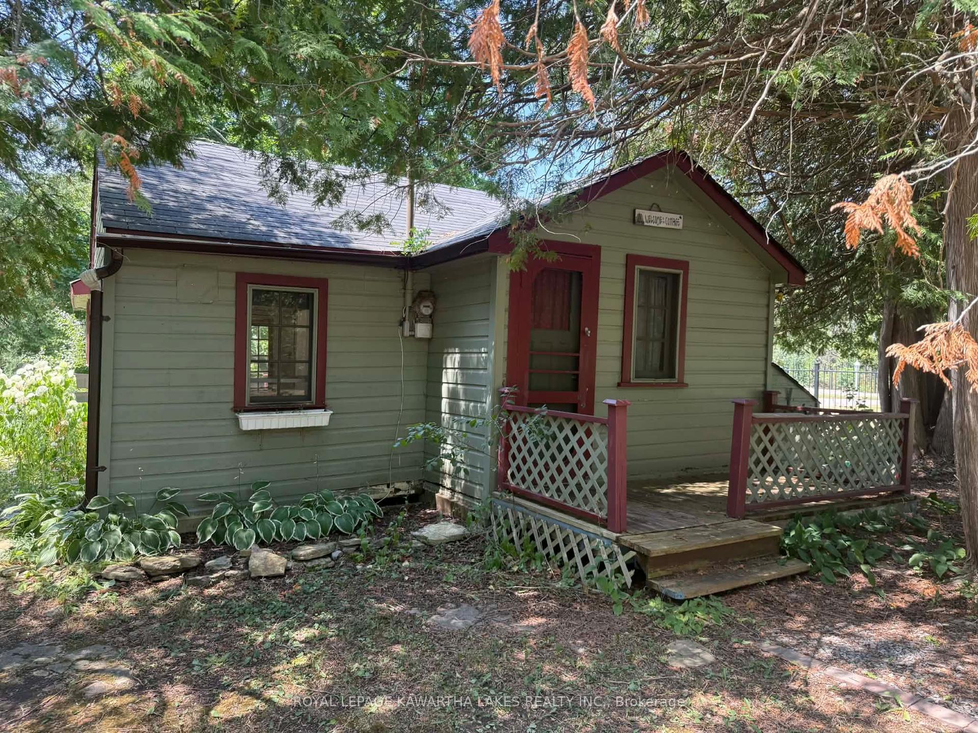 8 Sturgeon Glen Road — photo 1