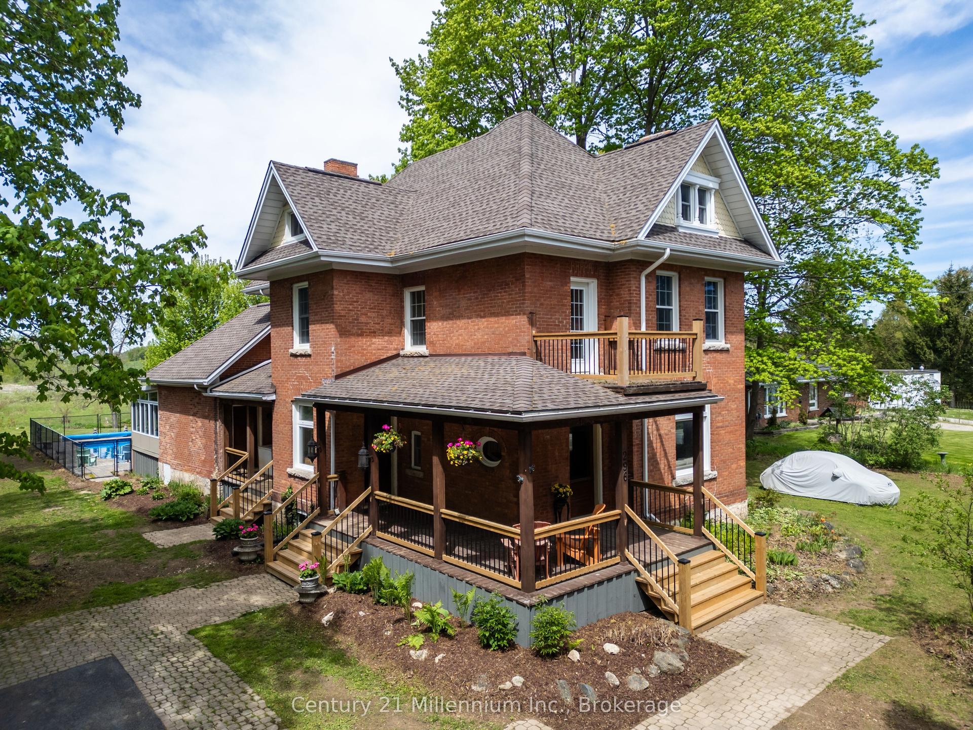 296 Garafraxa St Street — photo 1