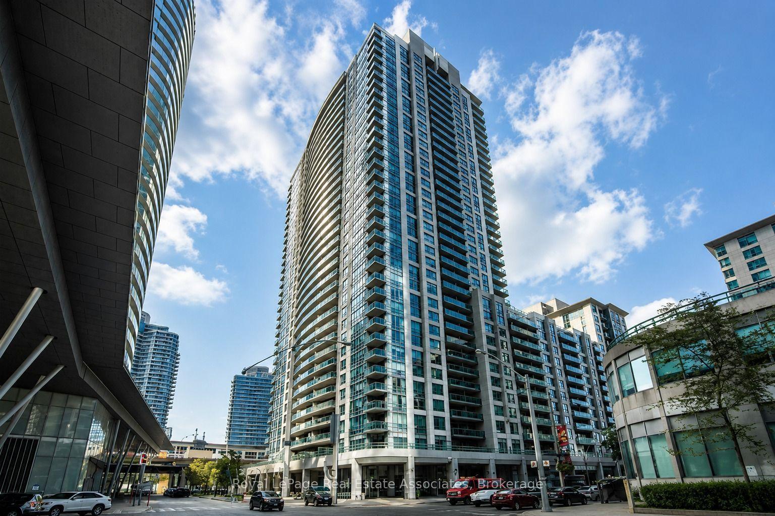 19 Grand Trunk Crescent 1910 #1910, Toronto — Condo for lease, photo 1