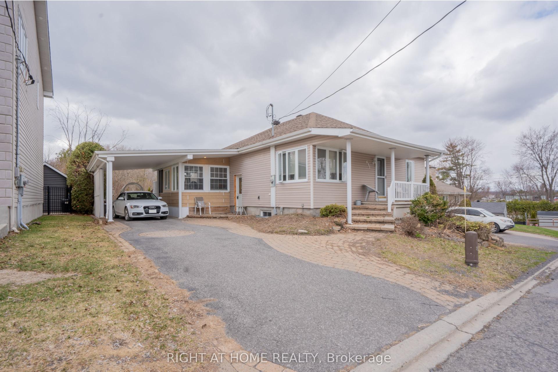 682 Henri Circle — photo 1