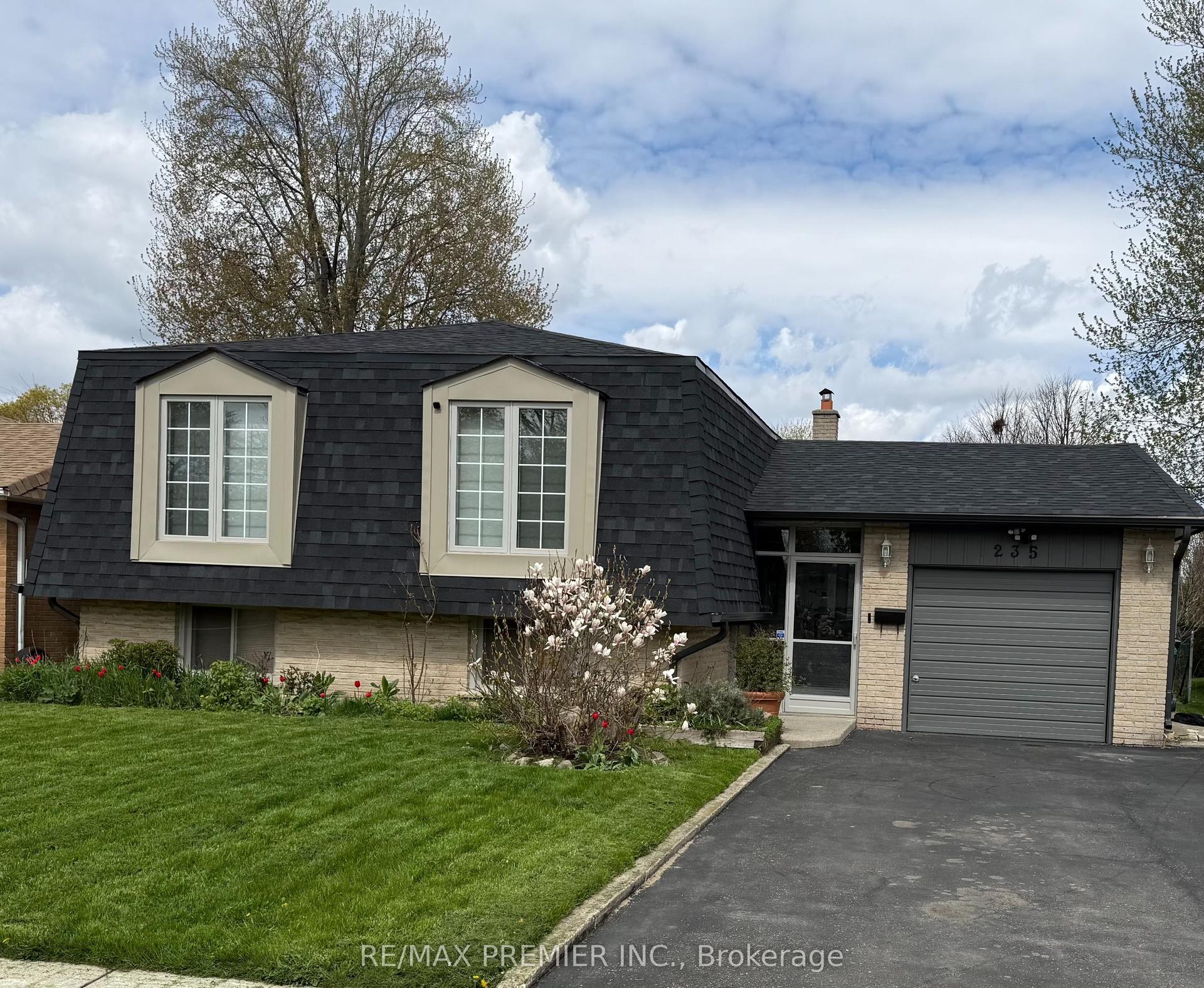 235 Louis Drive, Mississauga — Detached for lease, photo 1
