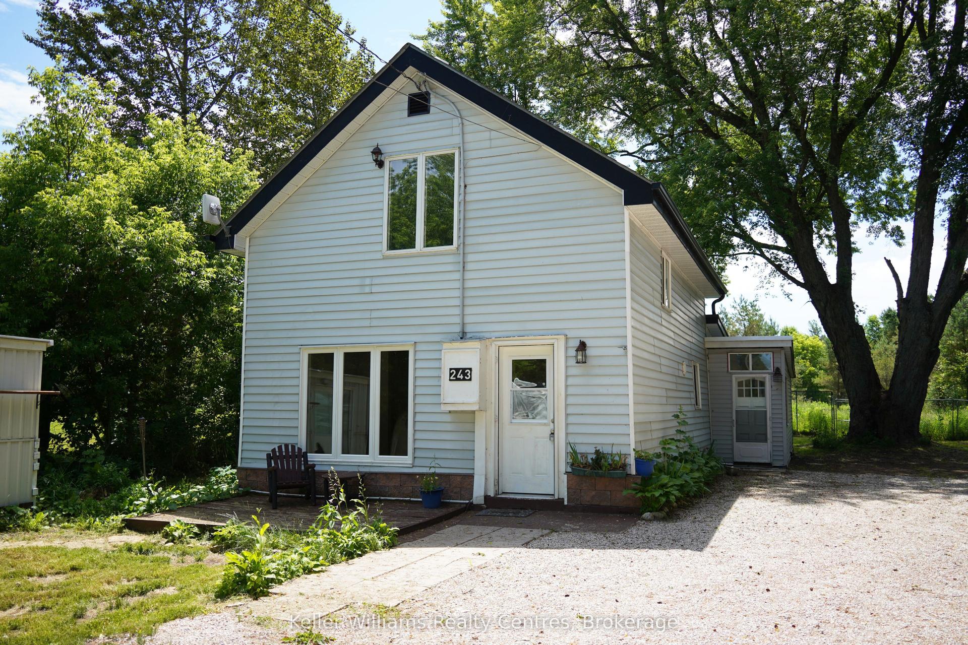 243 Queen Street W, South Bruce Peninsula — Detached for sale, photo 1