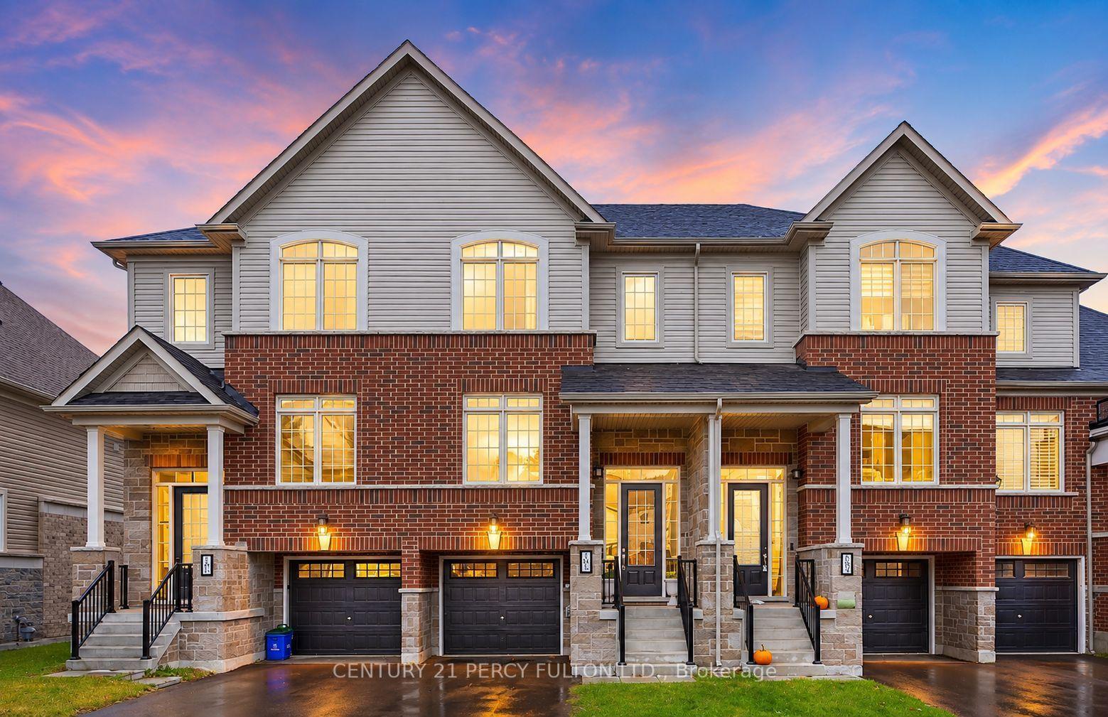 102 Lyall Stokes Circle, East Gwillimbury — Townhouse for sale, photo 1