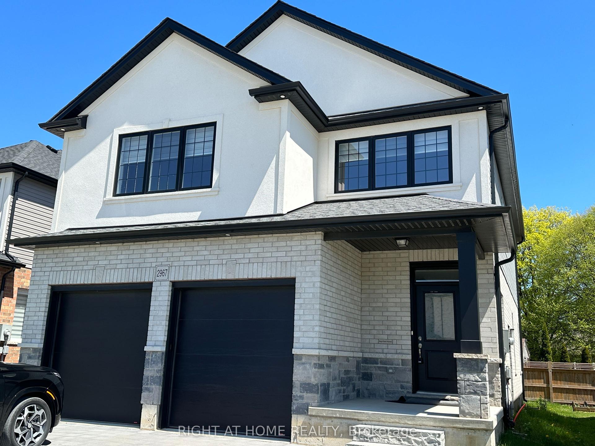 2967 Petty Road, London South — Detached for lease, photo 1