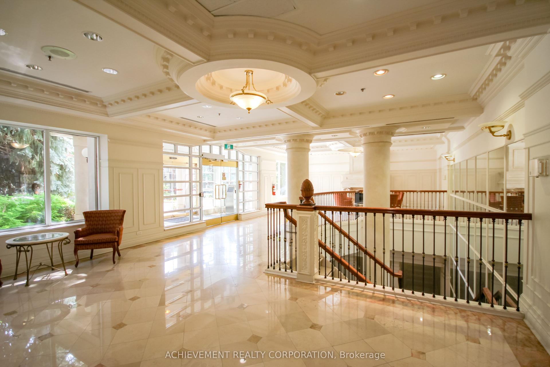 18 Sommerset Way 1016 #1016, Toronto — Condo for sale, photo 1