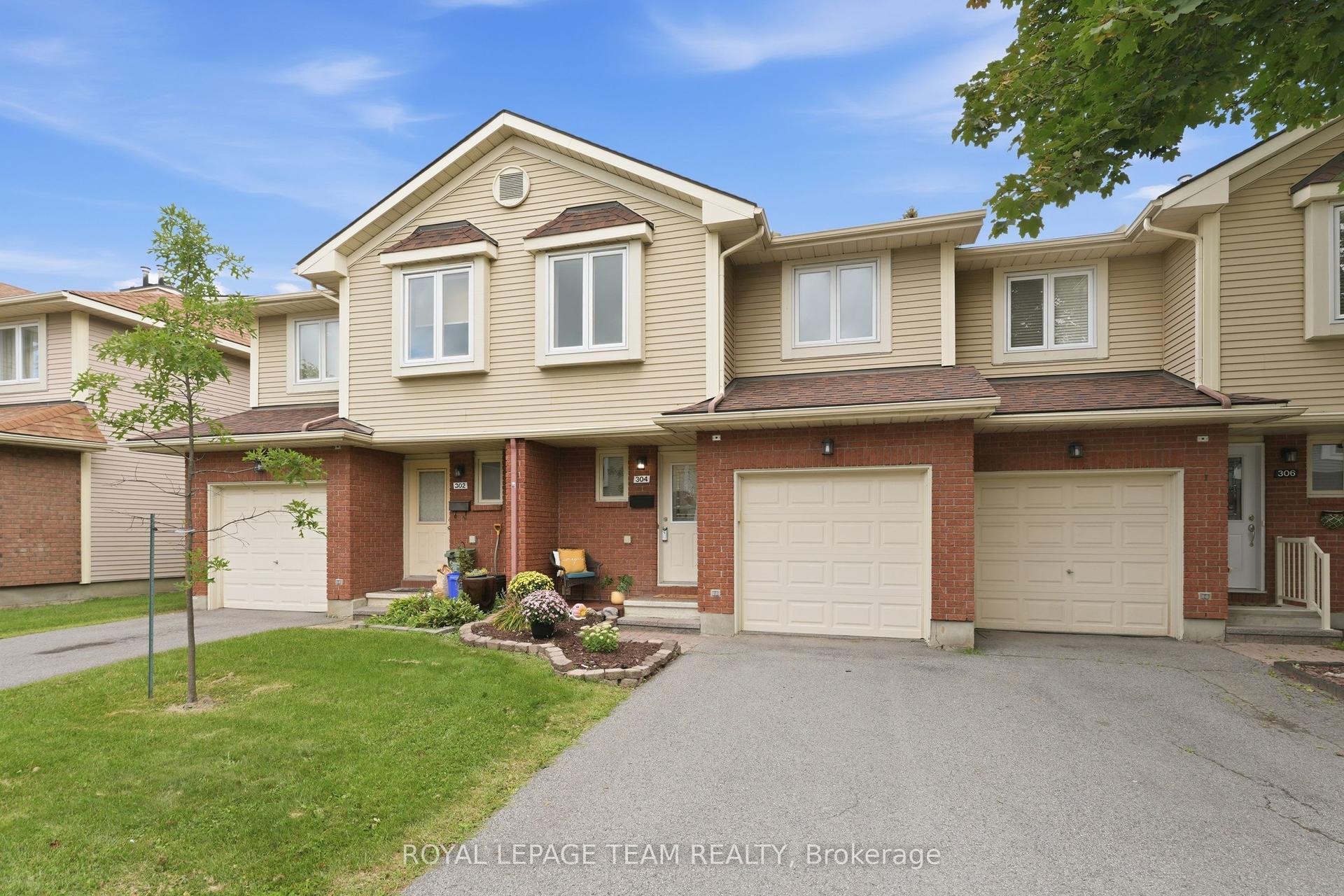 304 Valade Crescent, Orleans - Cumberland and Area — Condo Town for sale, photo 1
