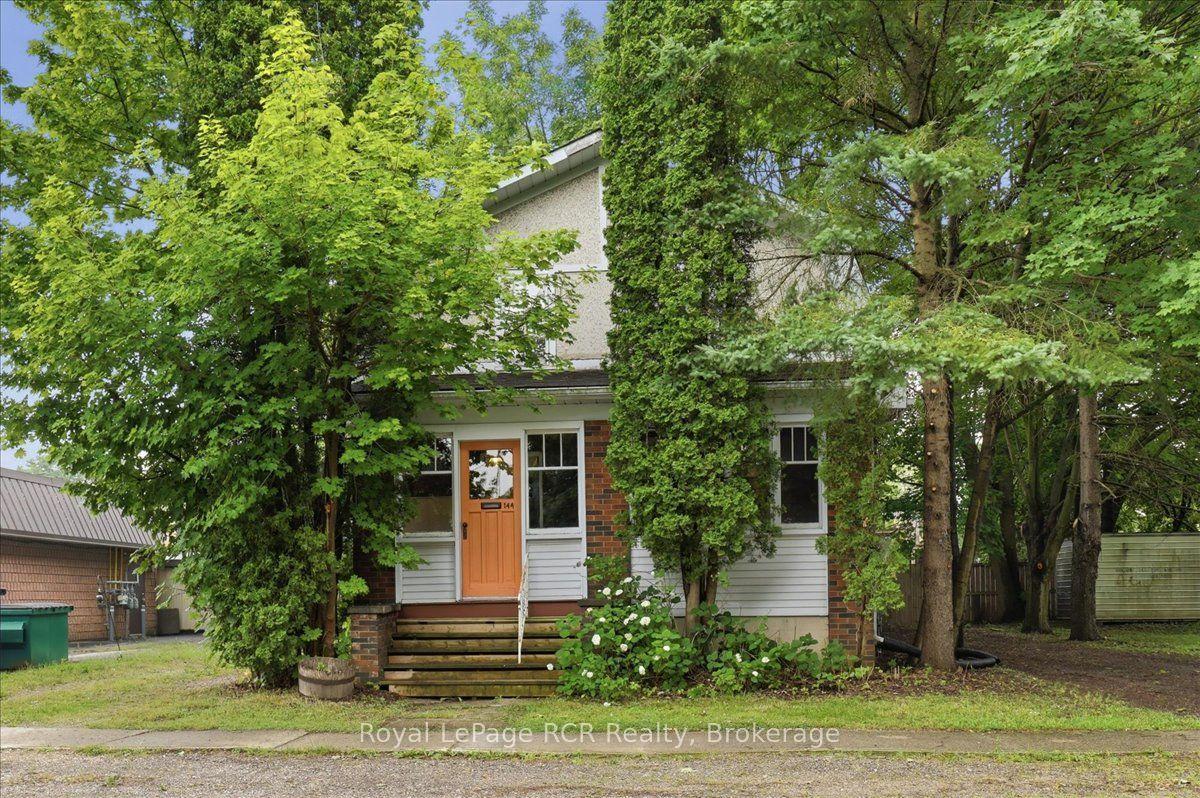 144 Davidson Avenue S, North Perth — Detached for sale, photo 1