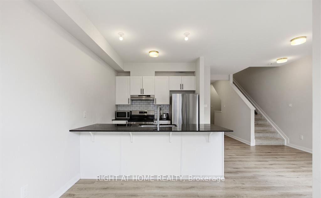 712 HAFLINGER Row — photo 1