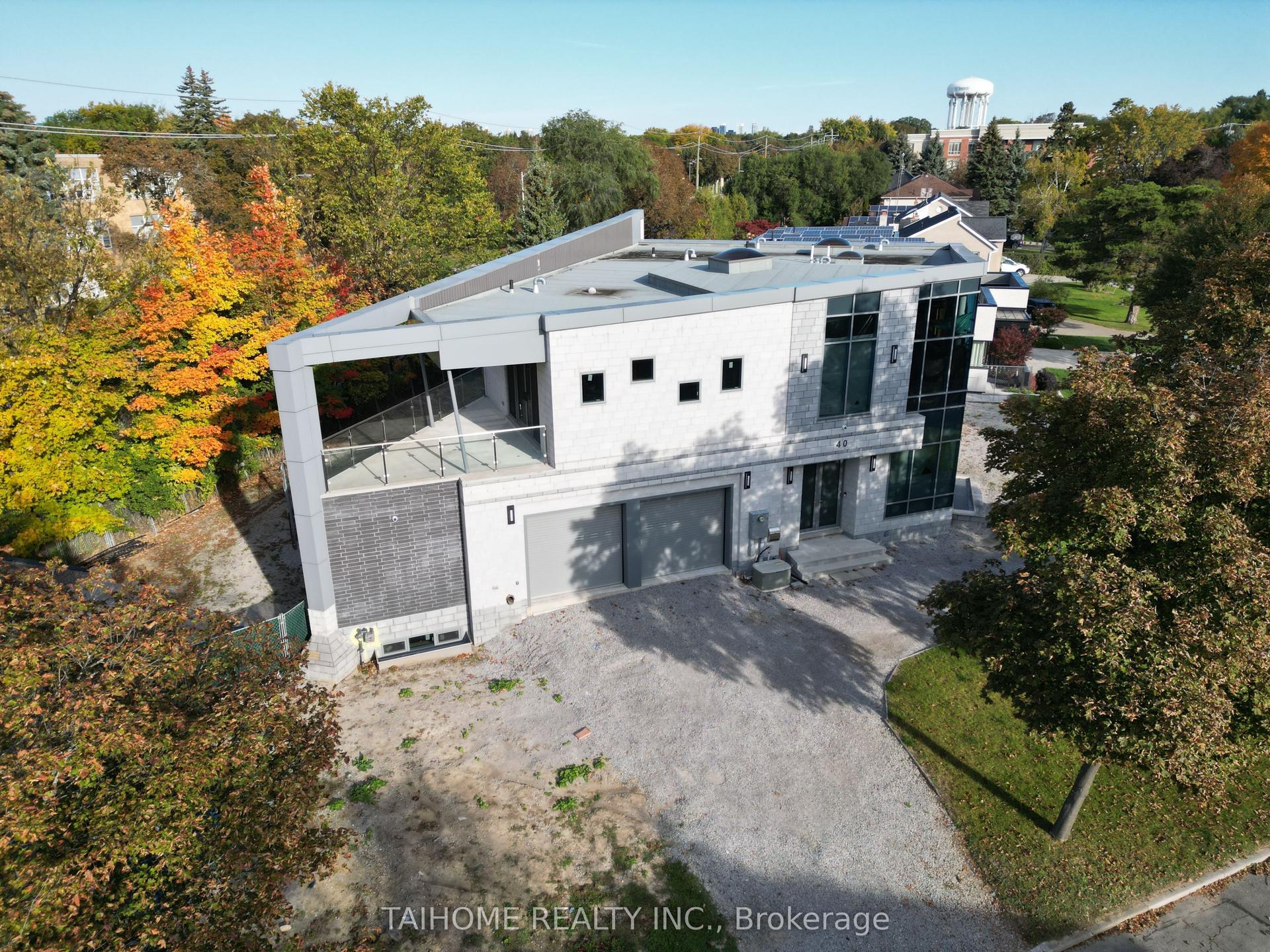 40 Tottenham Road, Toronto — Detached for sale, photo 1
