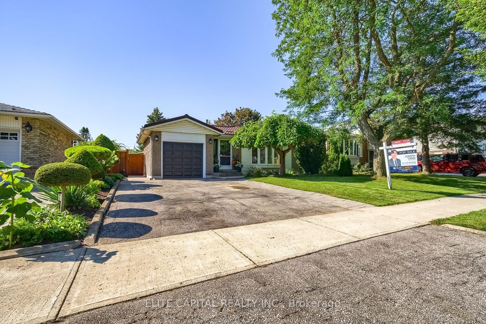 27 Staley Terrace, Toronto — Detached for sale, photo 1