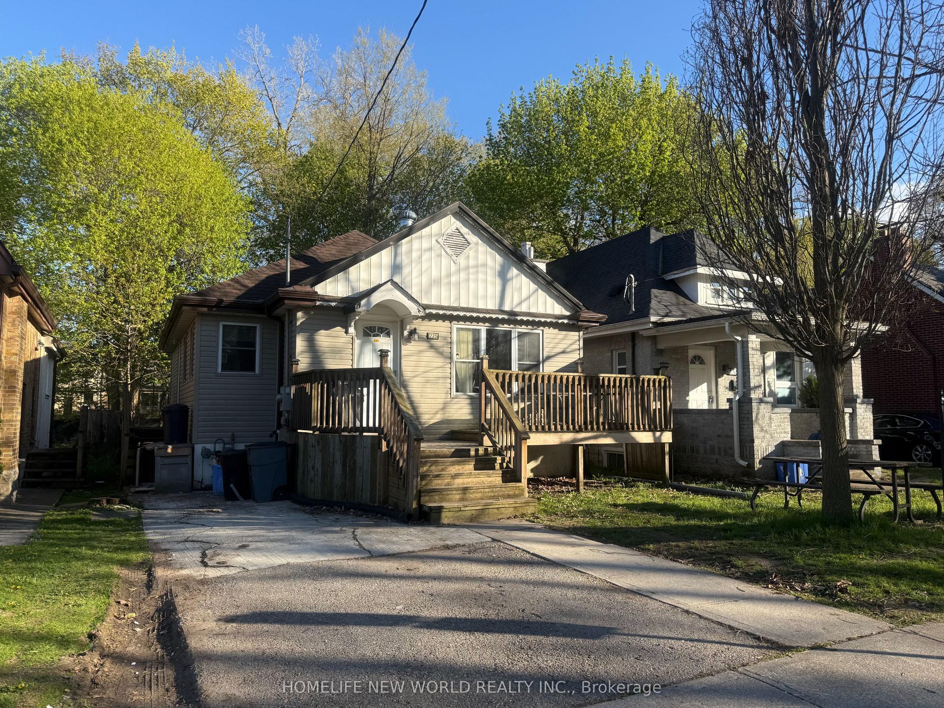 235 Bernard Avenue — photo 1