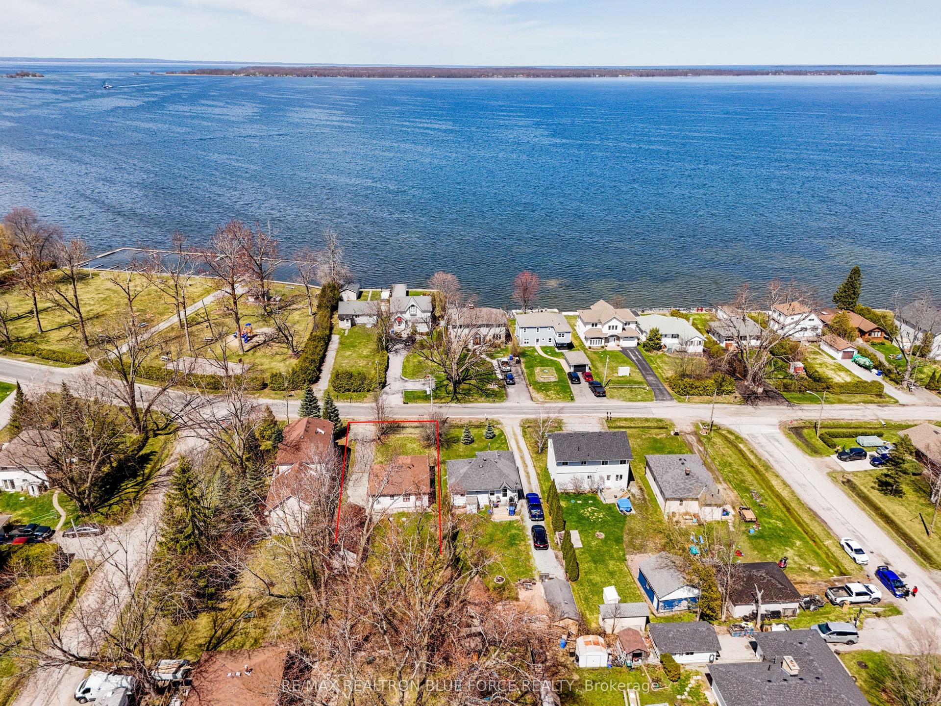 57 Lakeshore Road — photo 1