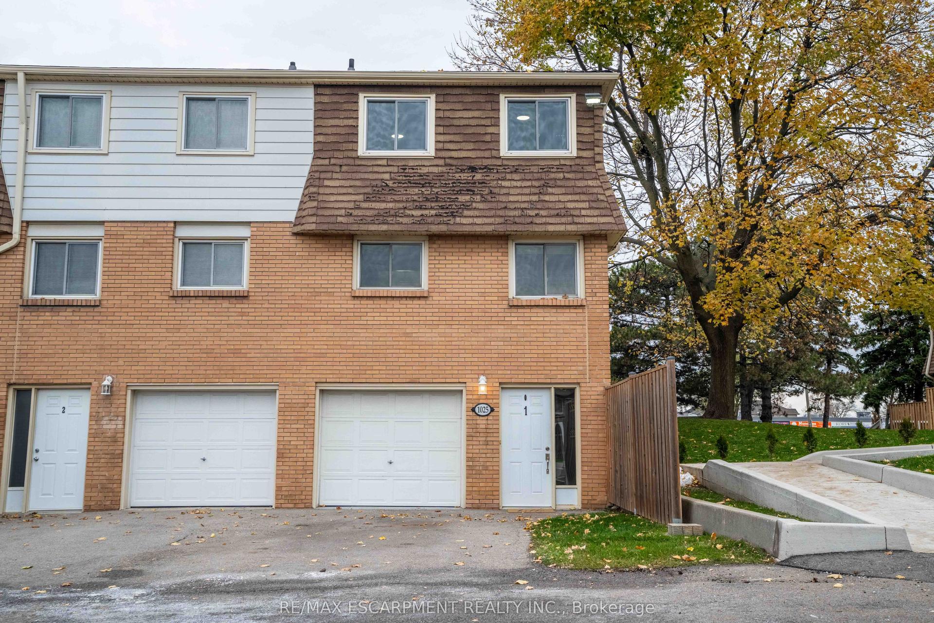 1025 Upper Gage Avenue 1 #1, Hamilton — Condo Town for sale, photo 1