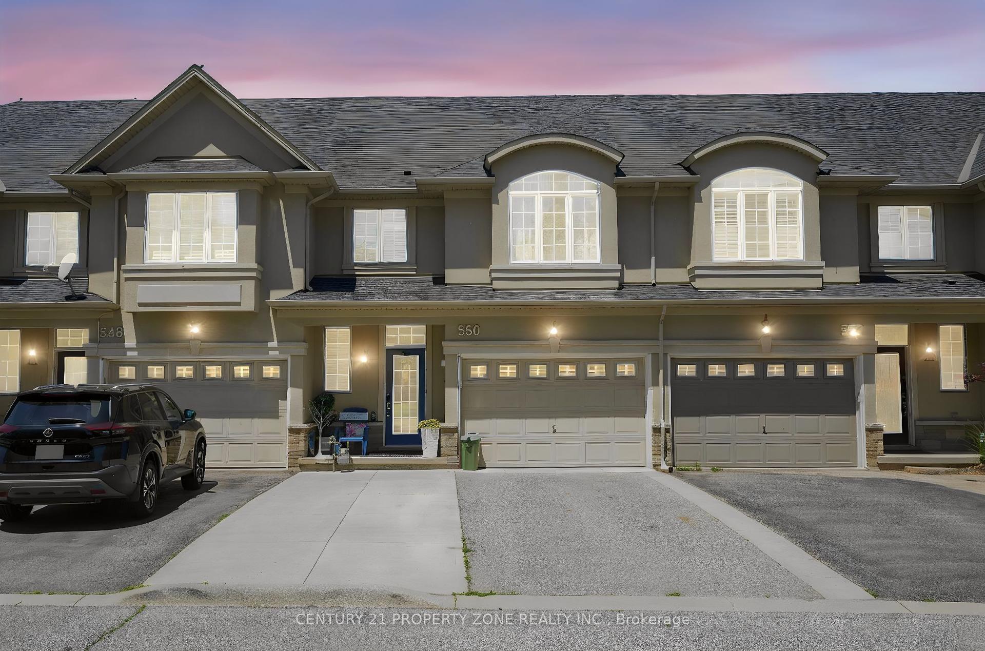 550 Stonehenge Drive, Hamilton — Townhouse for lease, photo 1