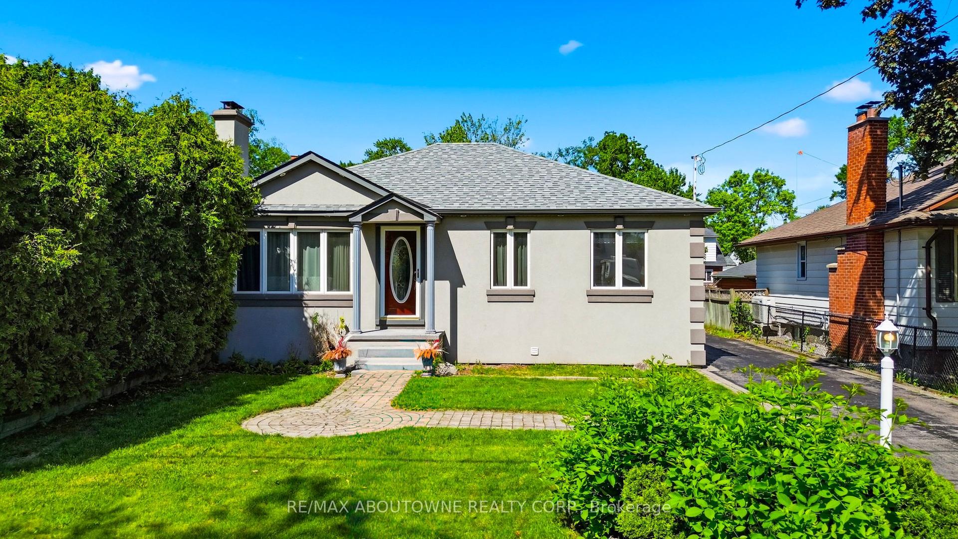 253 Maurice Drive — photo 1