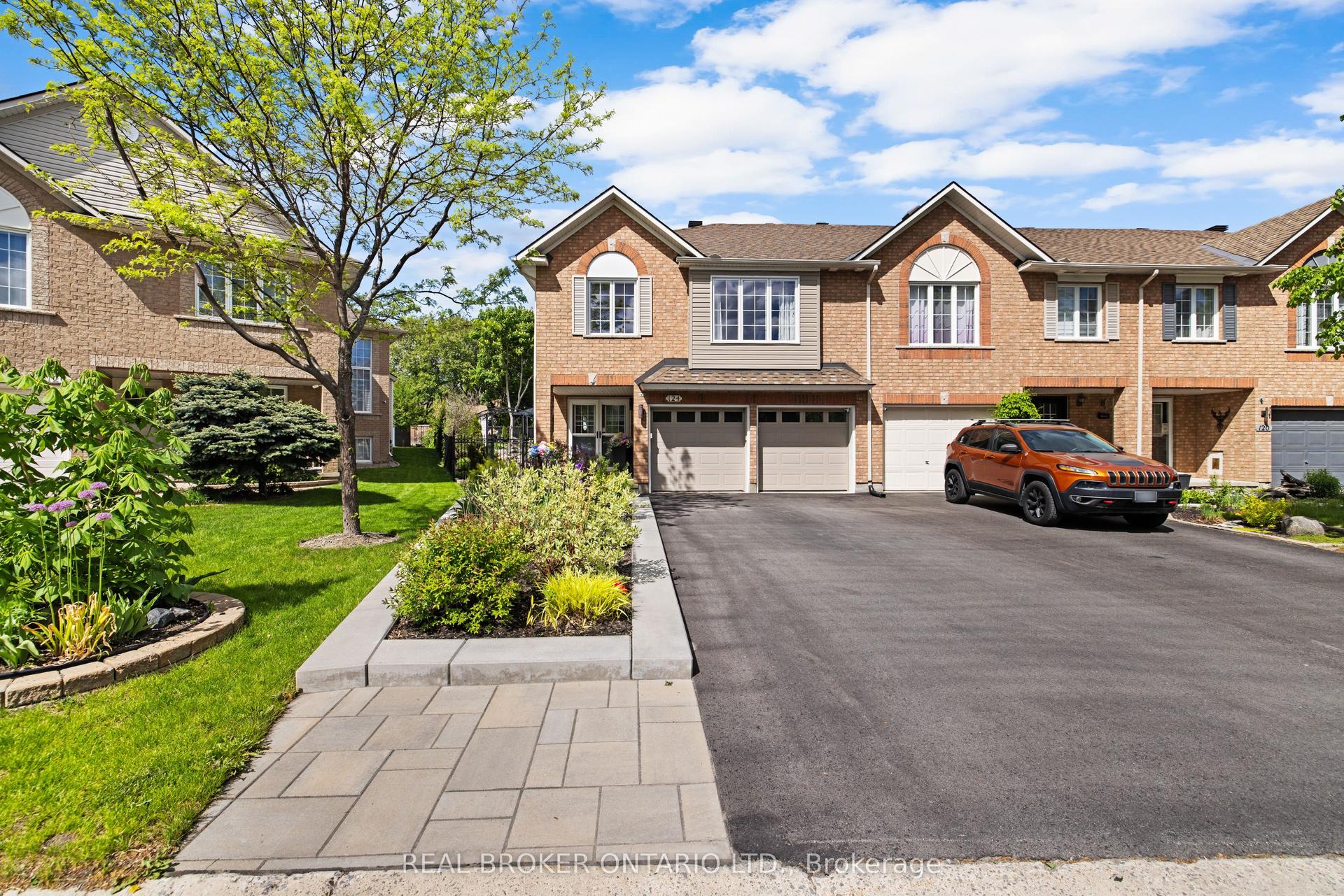 124 Macassa Circle, Kanata — Townhouse for sale, photo 1