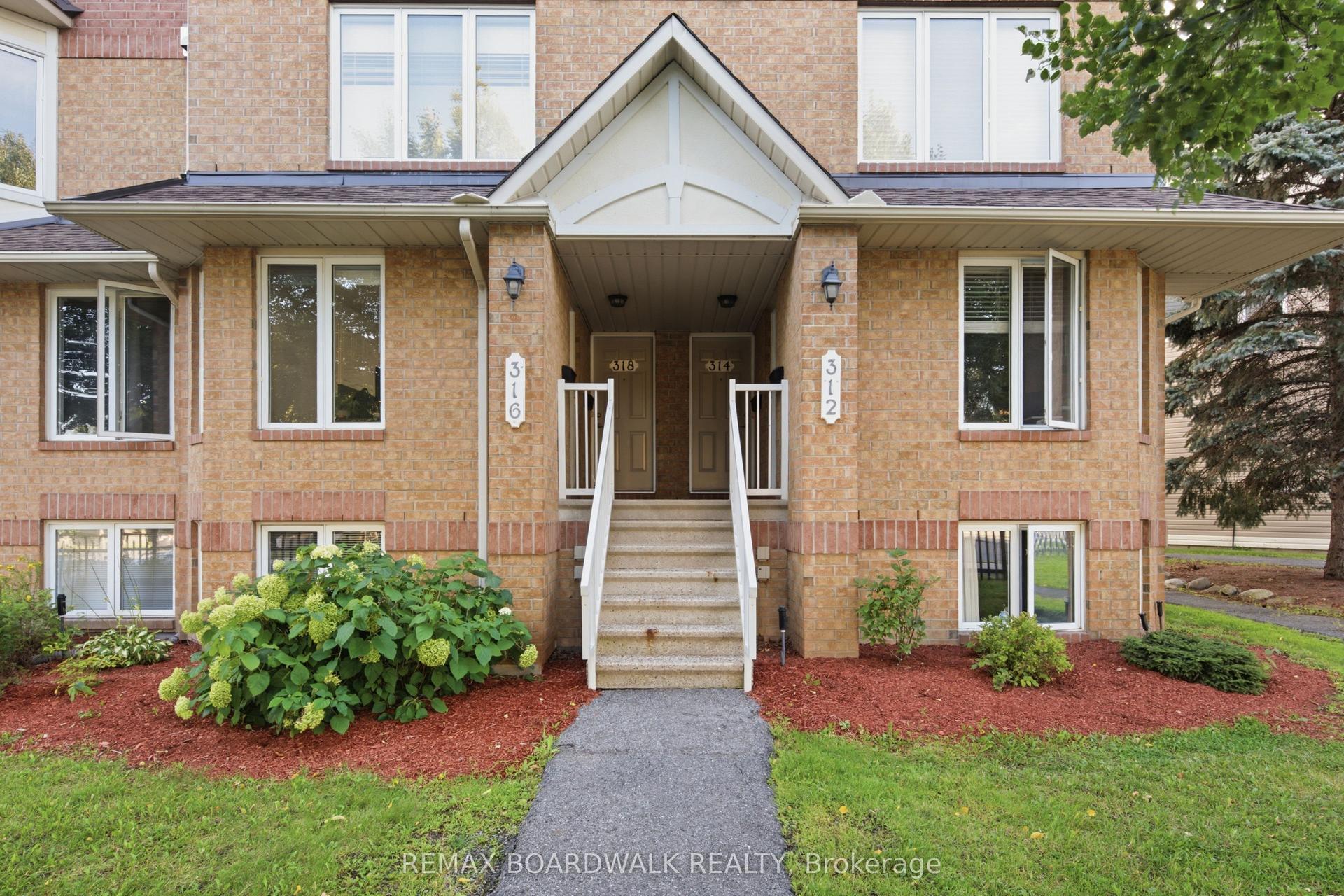 316 Cresthaven Drive 20 #20, Barrhaven — Condo Town for sale, photo 1