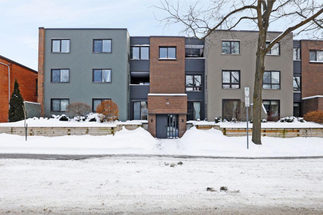 142 Waverley Street 2D #2D — photo 1