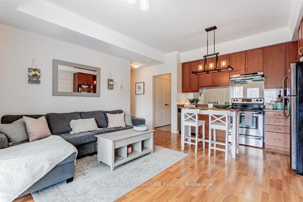 261 John Way W 2 #2, Aurora — Condo Town for sale, photo 1