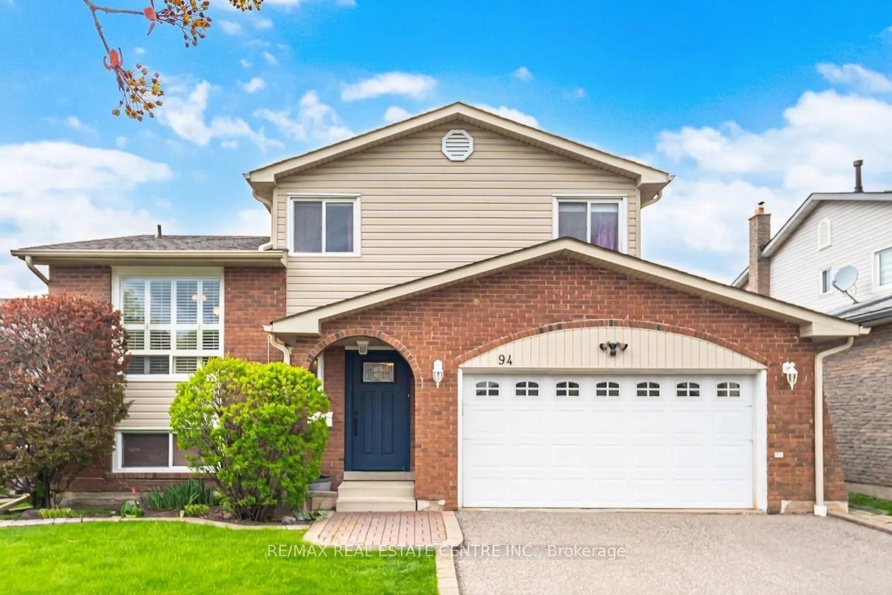 94 Blackthorn Lane — photo 1