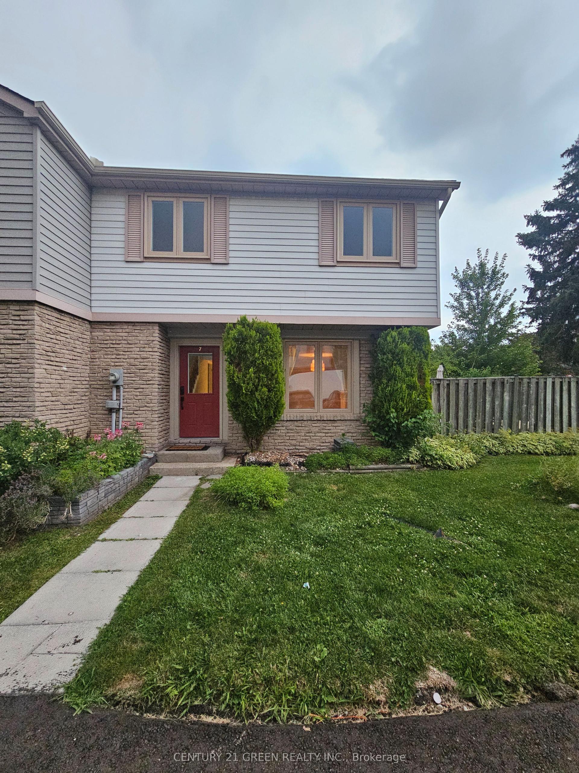 98 Falconer Drive 7 #7, Mississauga — Condo Town for lease, photo 1