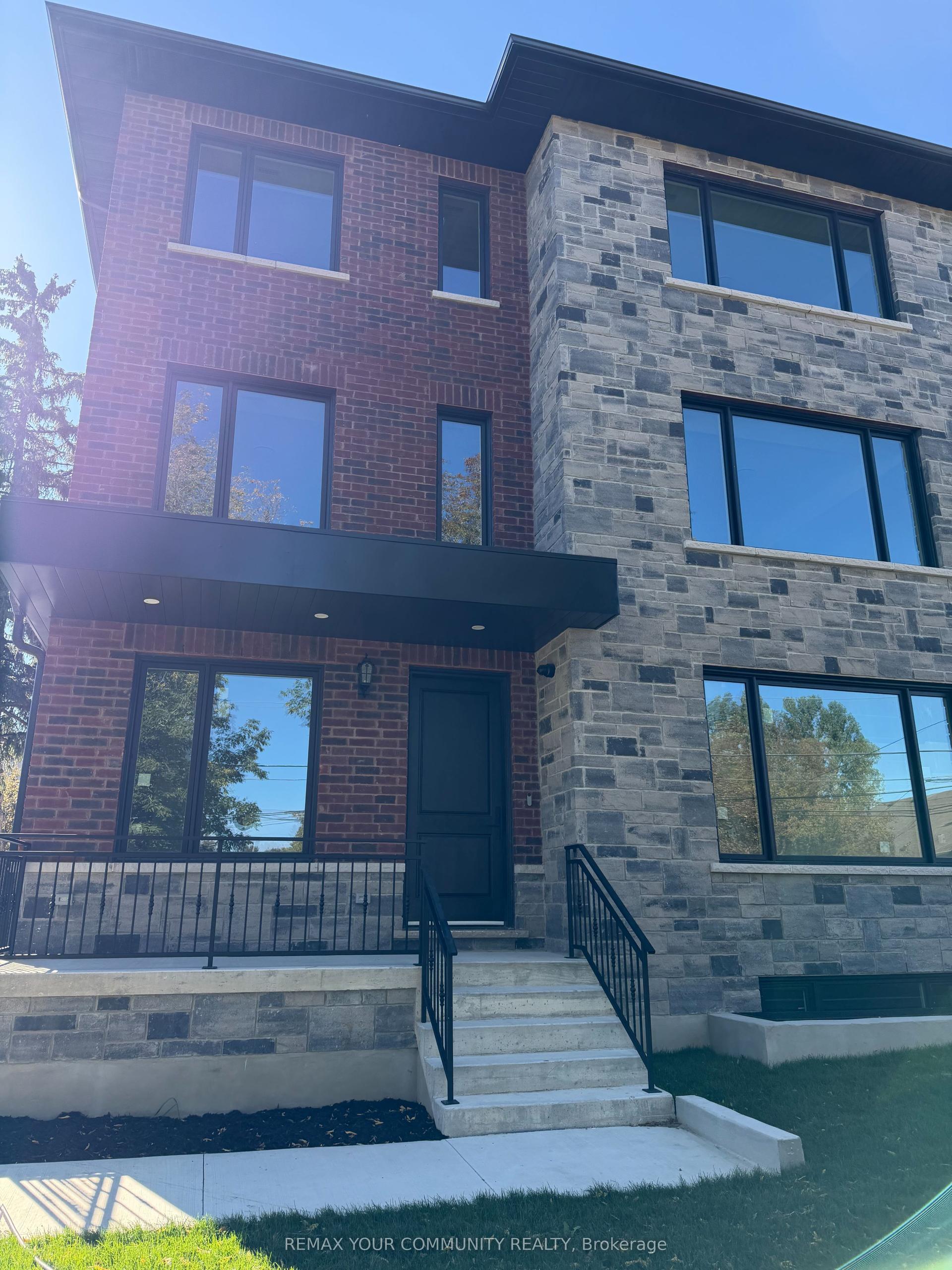 25 Oxford Street, Richmond Hill — Condo Town for lease, photo 1